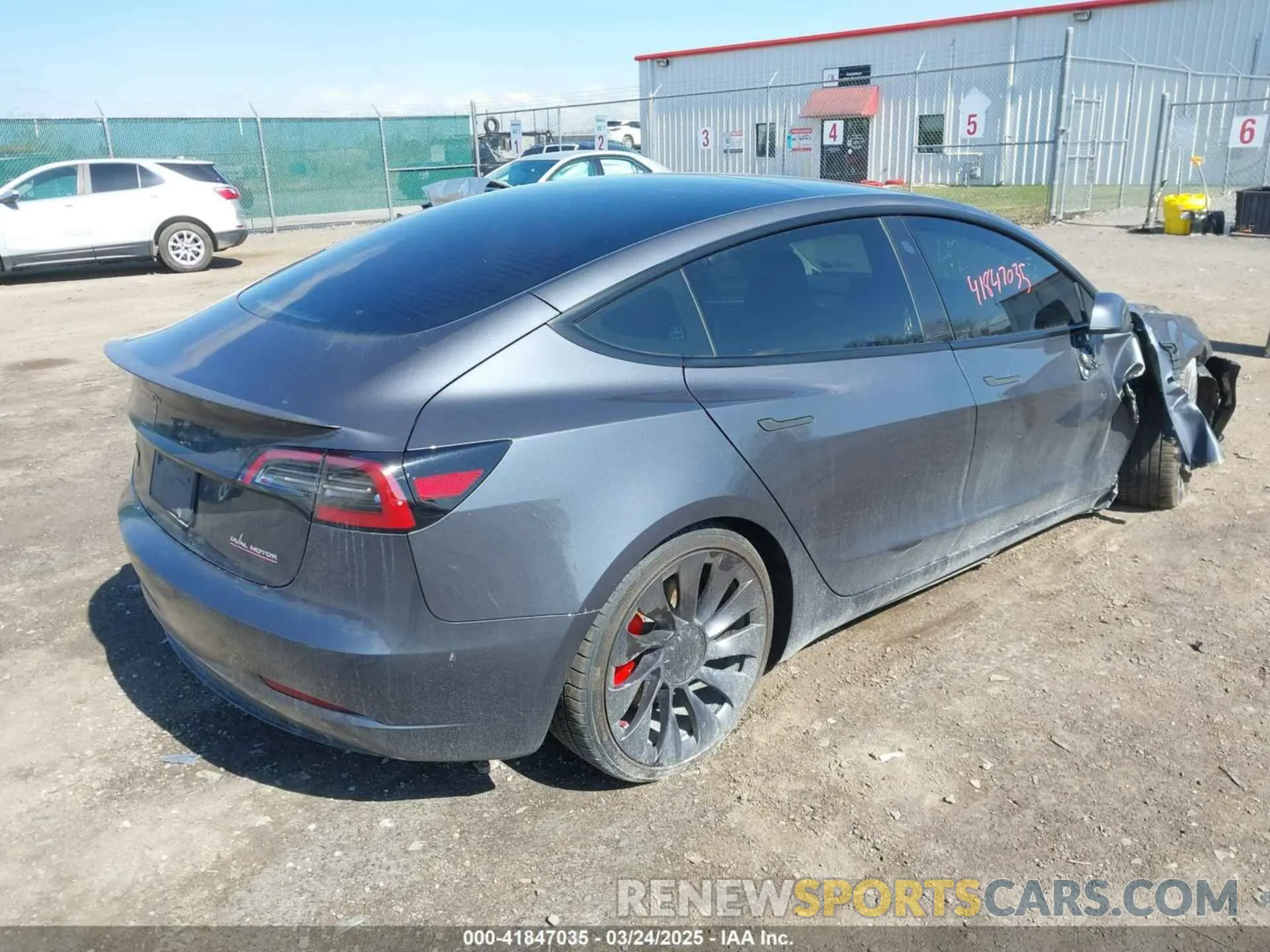 4 Фотография поврежденного автомобиля 5YJ3E1EC4PF633961 TESLA MODEL 3 2023