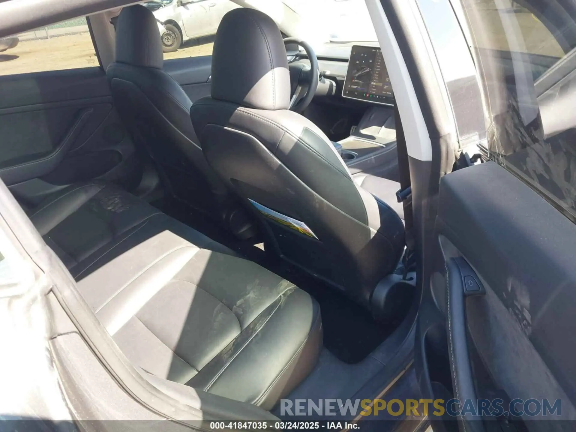 8 Фотография поврежденного автомобиля 5YJ3E1EC4PF633961 TESLA MODEL 3 2023