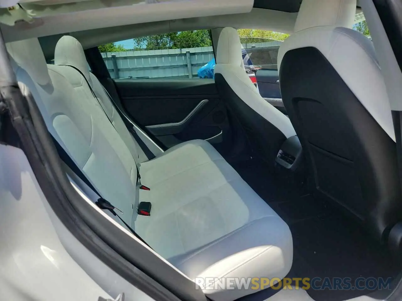 10 Photograph of a damaged car 5YJ3E1EC4PF697529 TESLA MODEL 3 2023