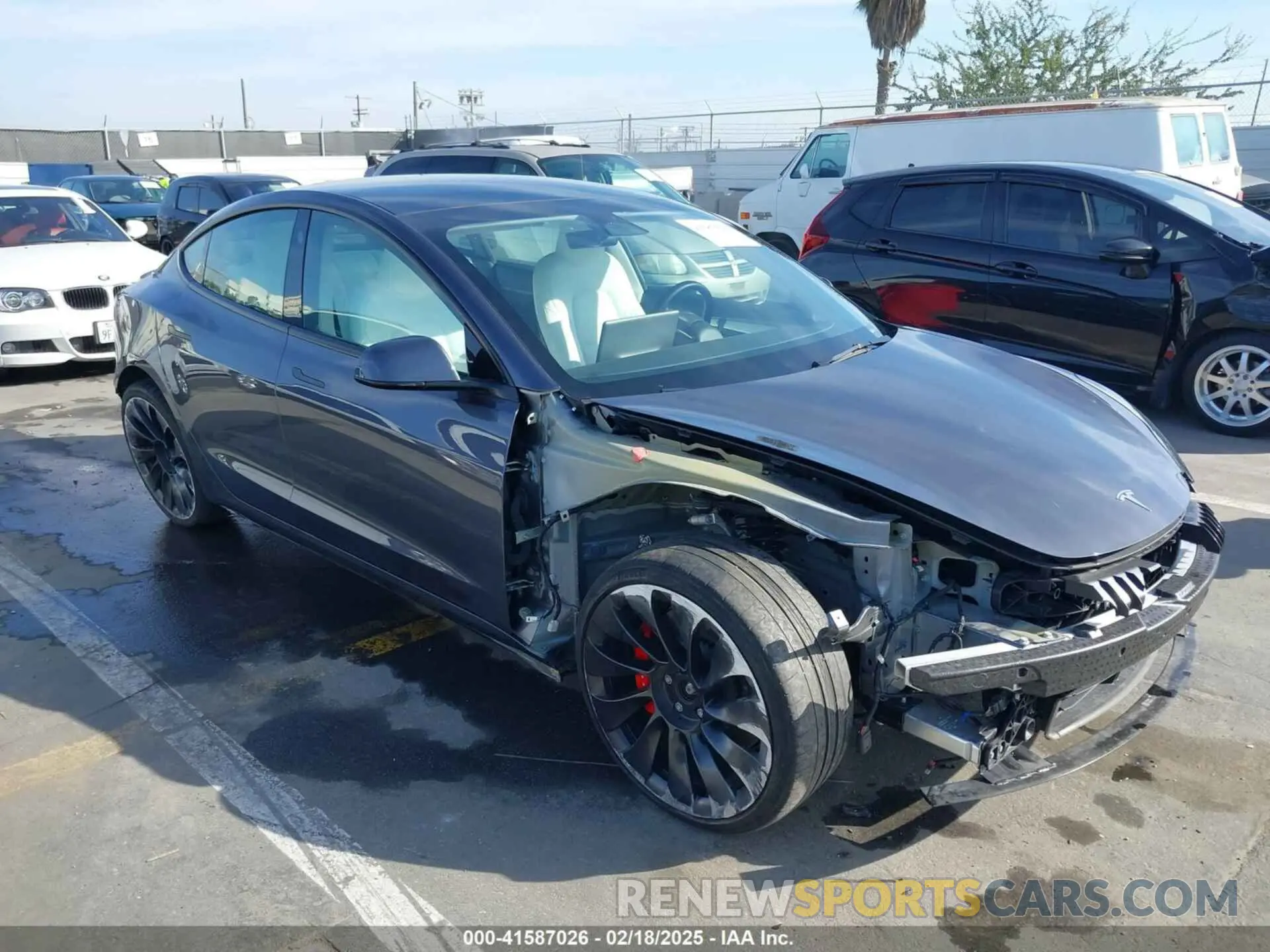 1 Фотография поврежденного автомобиля 5YJ3E1EC4PF705449 TESLA MODEL 3 2023