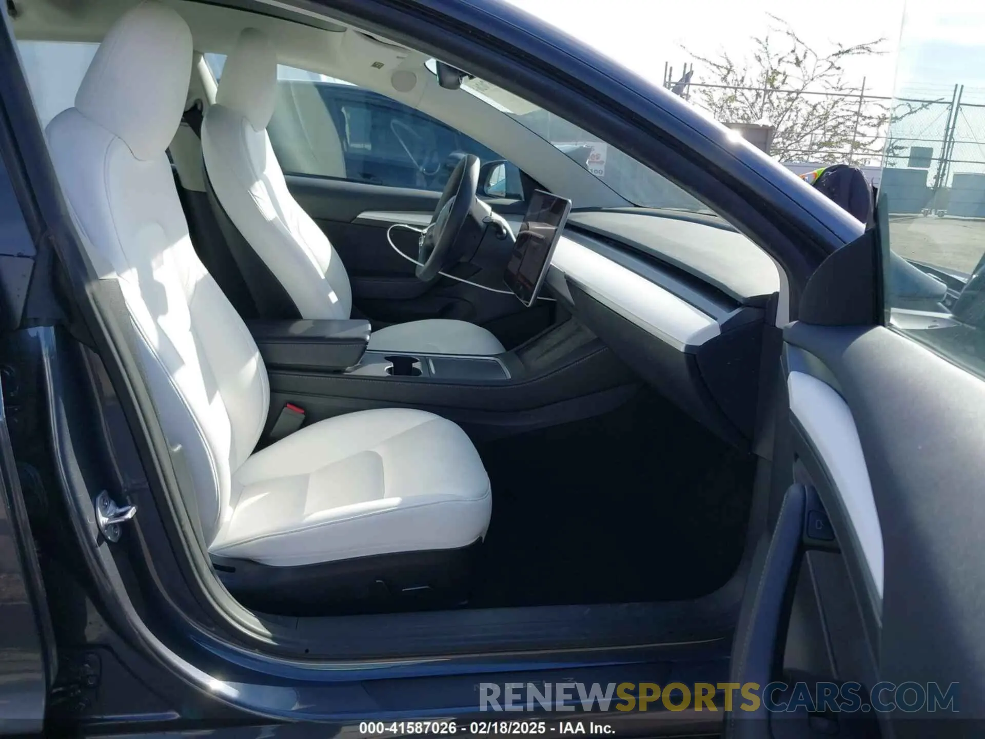 5 Фотография поврежденного автомобиля 5YJ3E1EC4PF705449 TESLA MODEL 3 2023