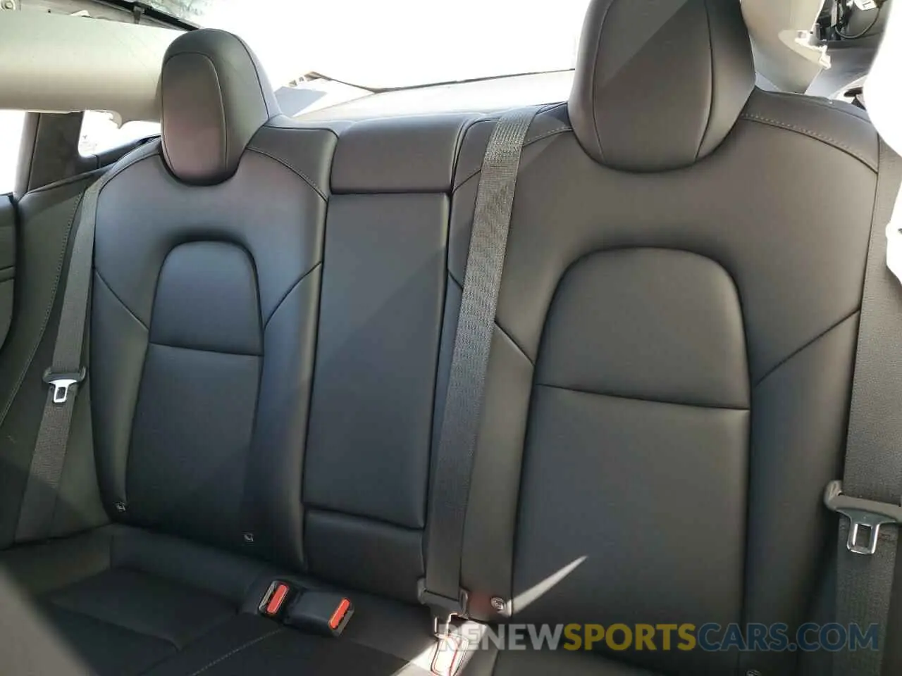 10 Photograph of a damaged car 5YJ3E1EC6PF542853 TESLA MODEL 3 2023