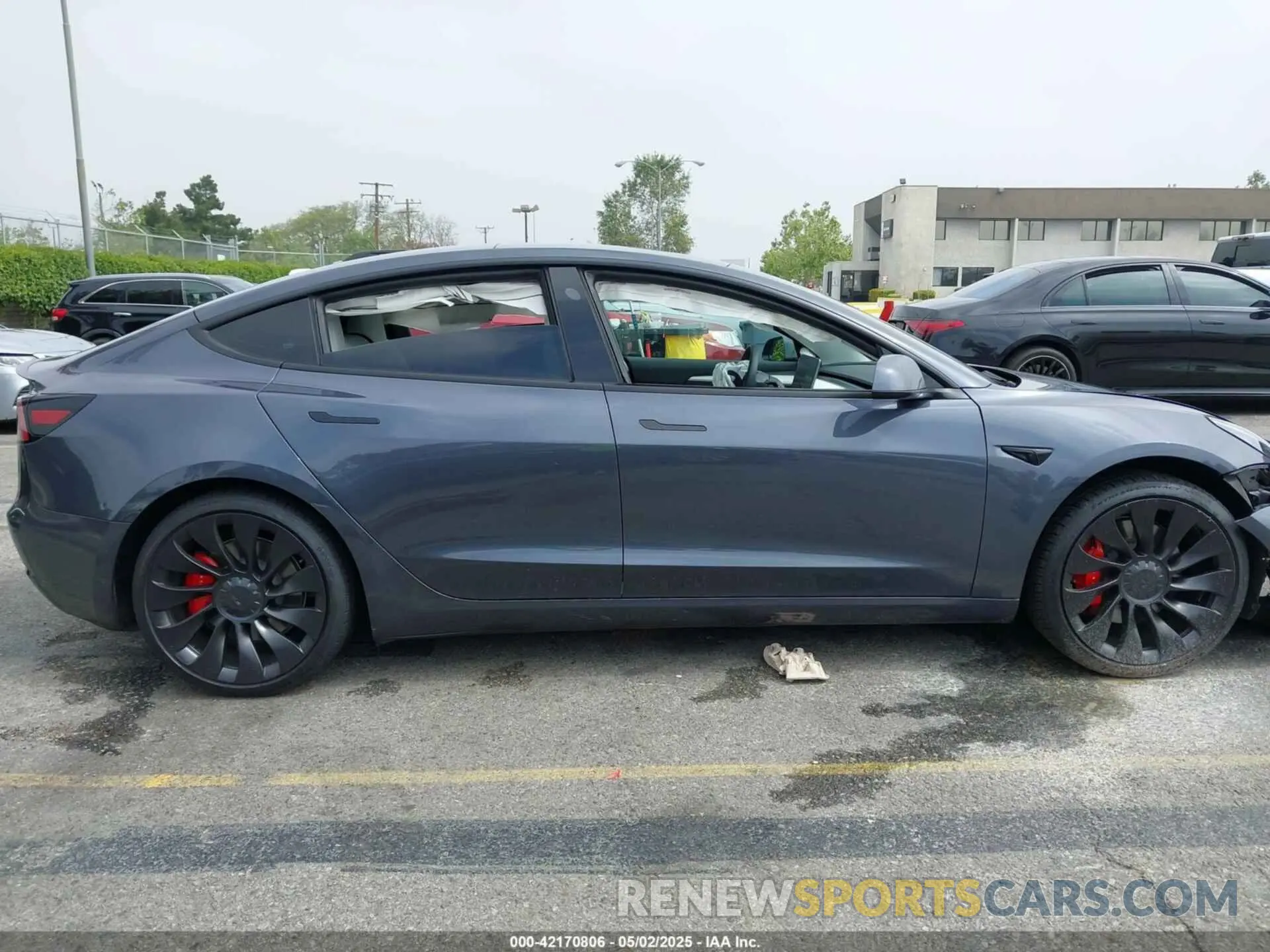 12 Фотография поврежденного автомобиля 5YJ3E1EC7PF420907 TESLA MODEL 3 2023
