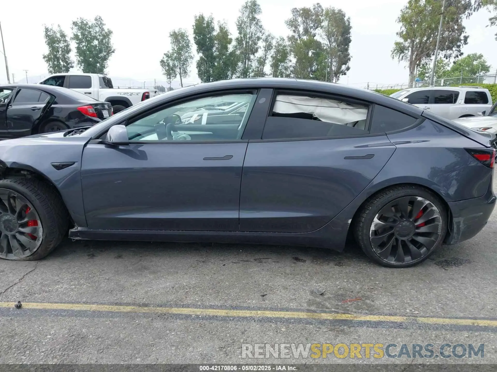 13 Фотография поврежденного автомобиля 5YJ3E1EC7PF420907 TESLA MODEL 3 2023