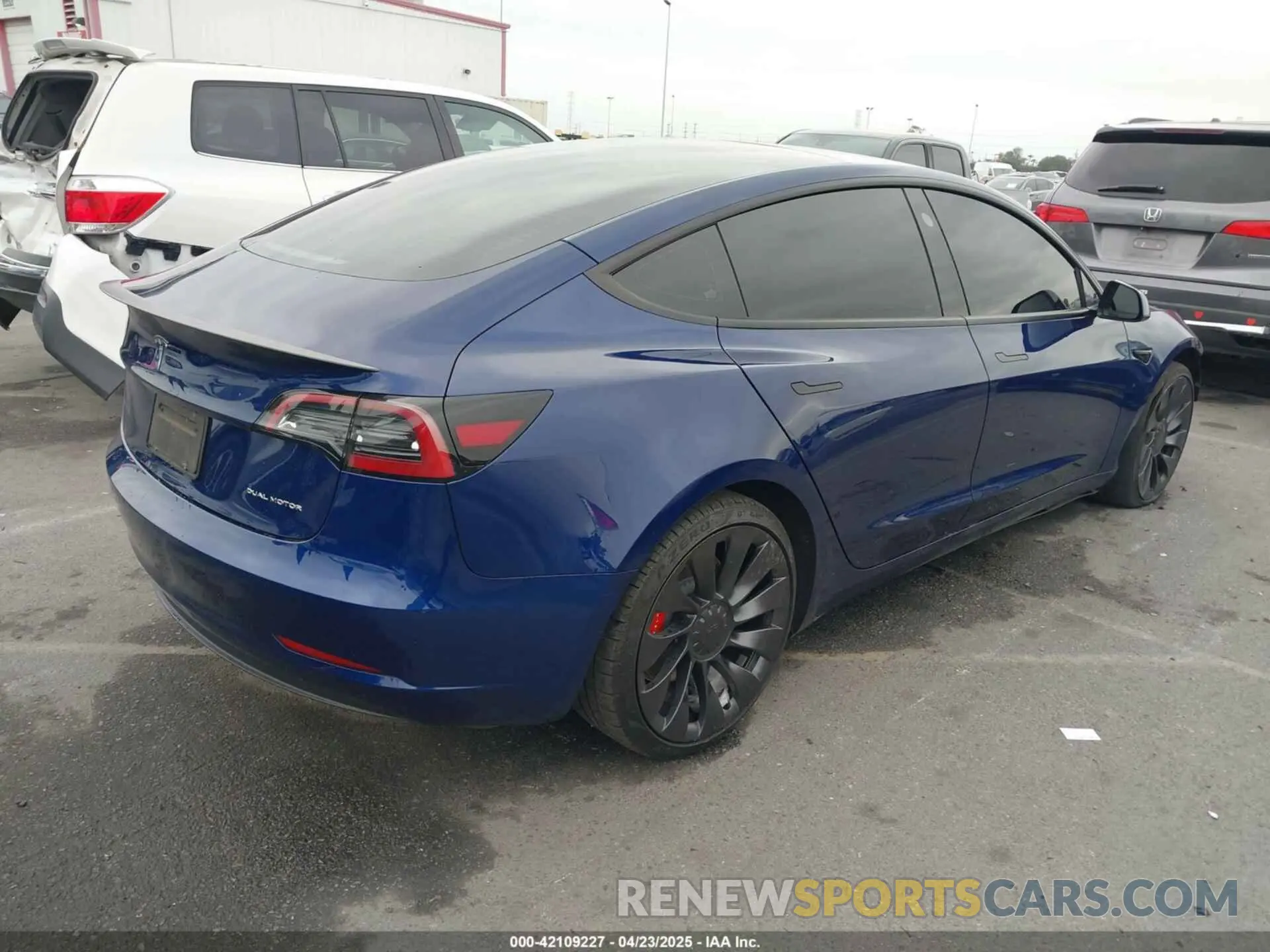 4 Фотография поврежденного автомобиля 5YJ3E1EC7PF625885 TESLA MODEL 3 2023