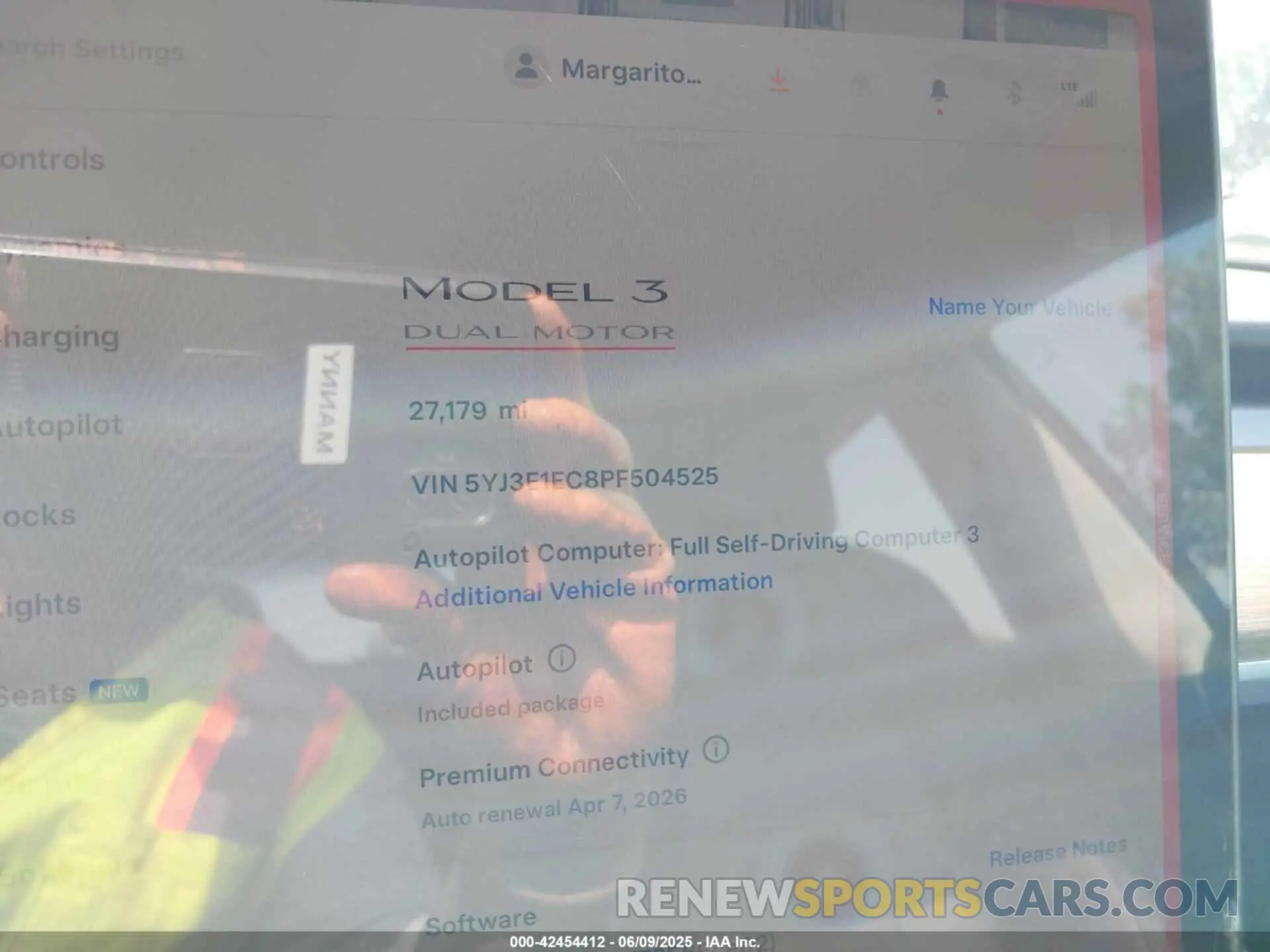 16 Photograph of a damaged car 5YJ3E1EC8PF504525 TESLA MODEL 3 2023