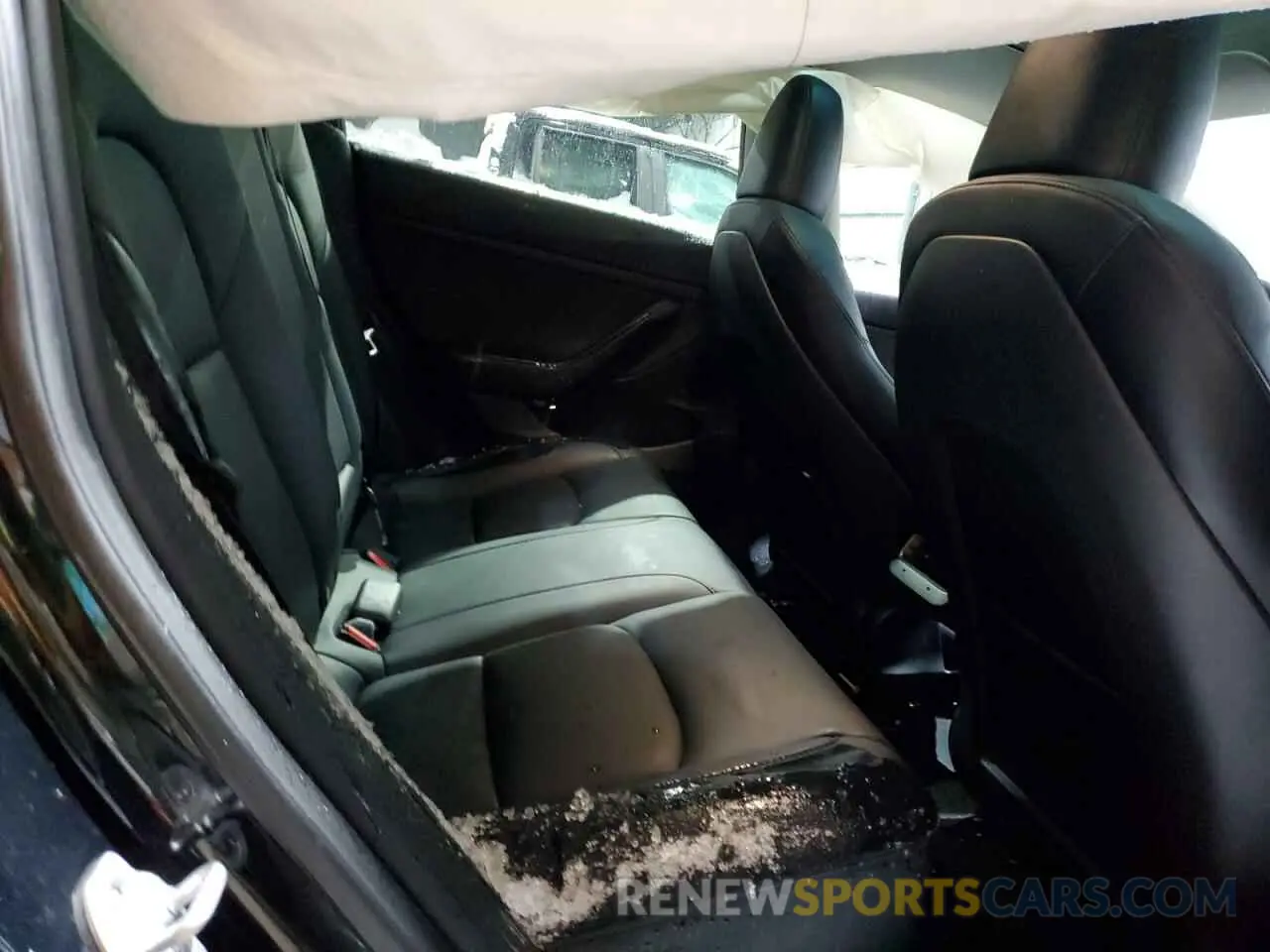 10 Photograph of a damaged car 5YJ3E1EC8PF574848 TESLA MODEL 3 2023