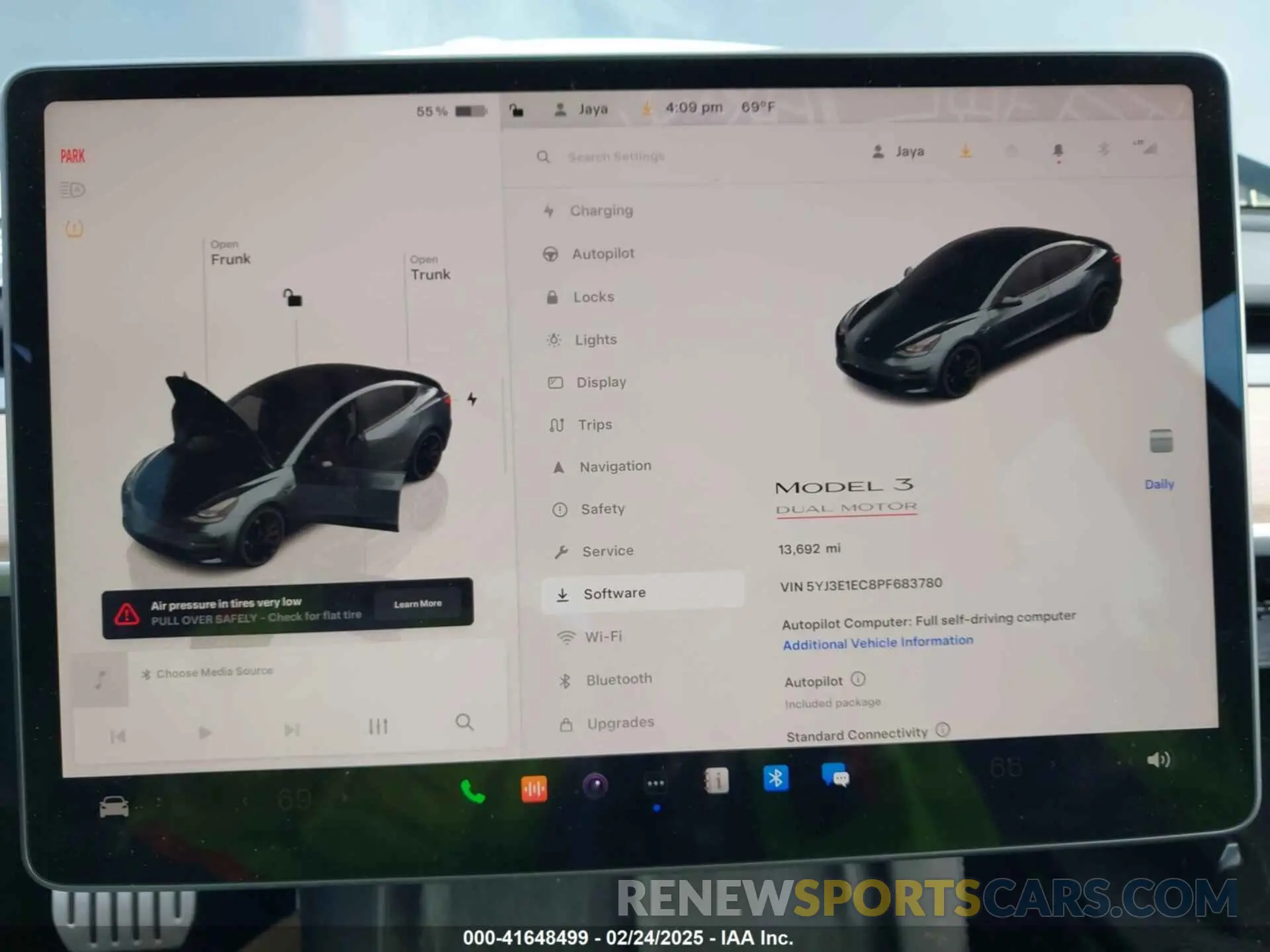 18 Photograph of a damaged car 5YJ3E1EC8PF683780 TESLA MODEL 3 2023