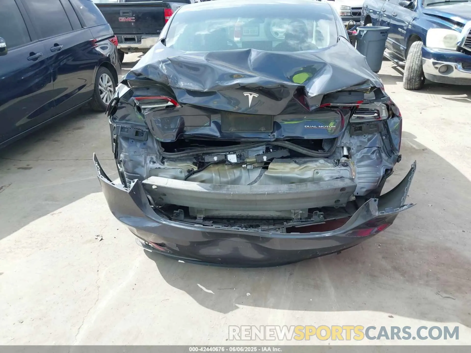 15 Photograph of a damaged car 5YJ3E1EC9PF517784 TESLA MODEL 3 2023