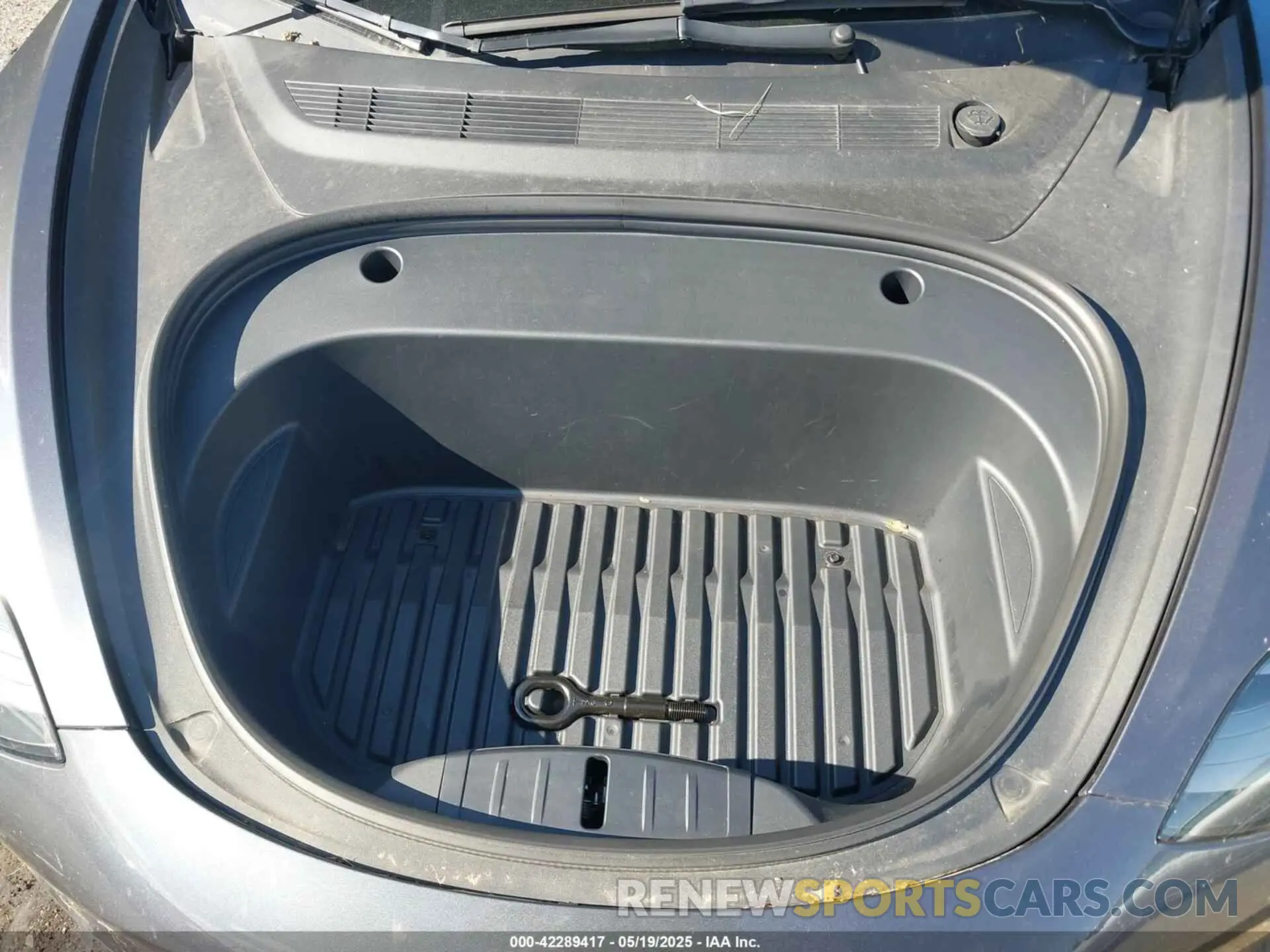 10 Photograph of a damaged car 5YJ3E1ECXPF482320 TESLA MODEL 3 2023
