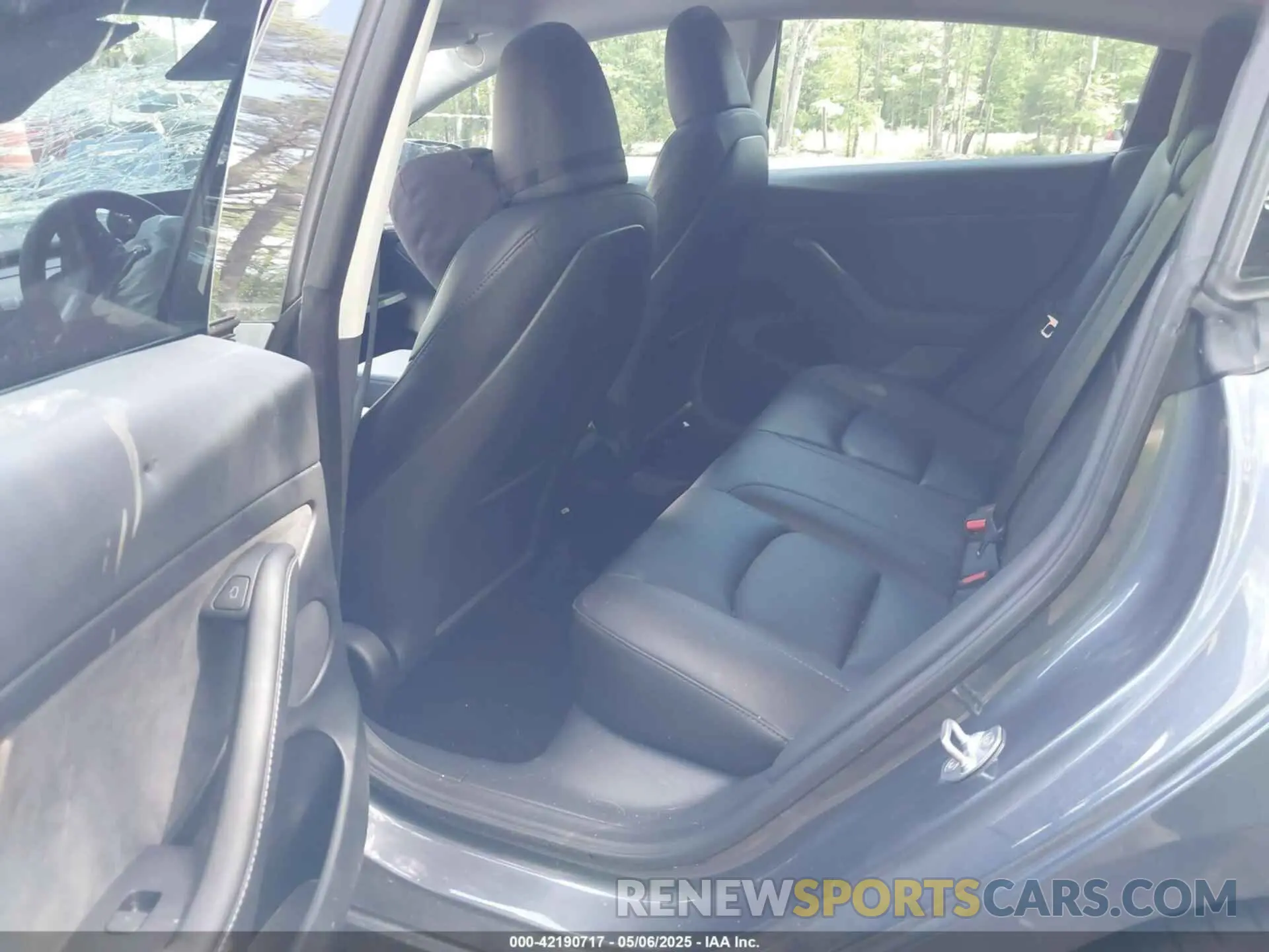 8 Photograph of a damaged car 5YJ3E1ECXPF578450 TESLA MODEL 3 2023