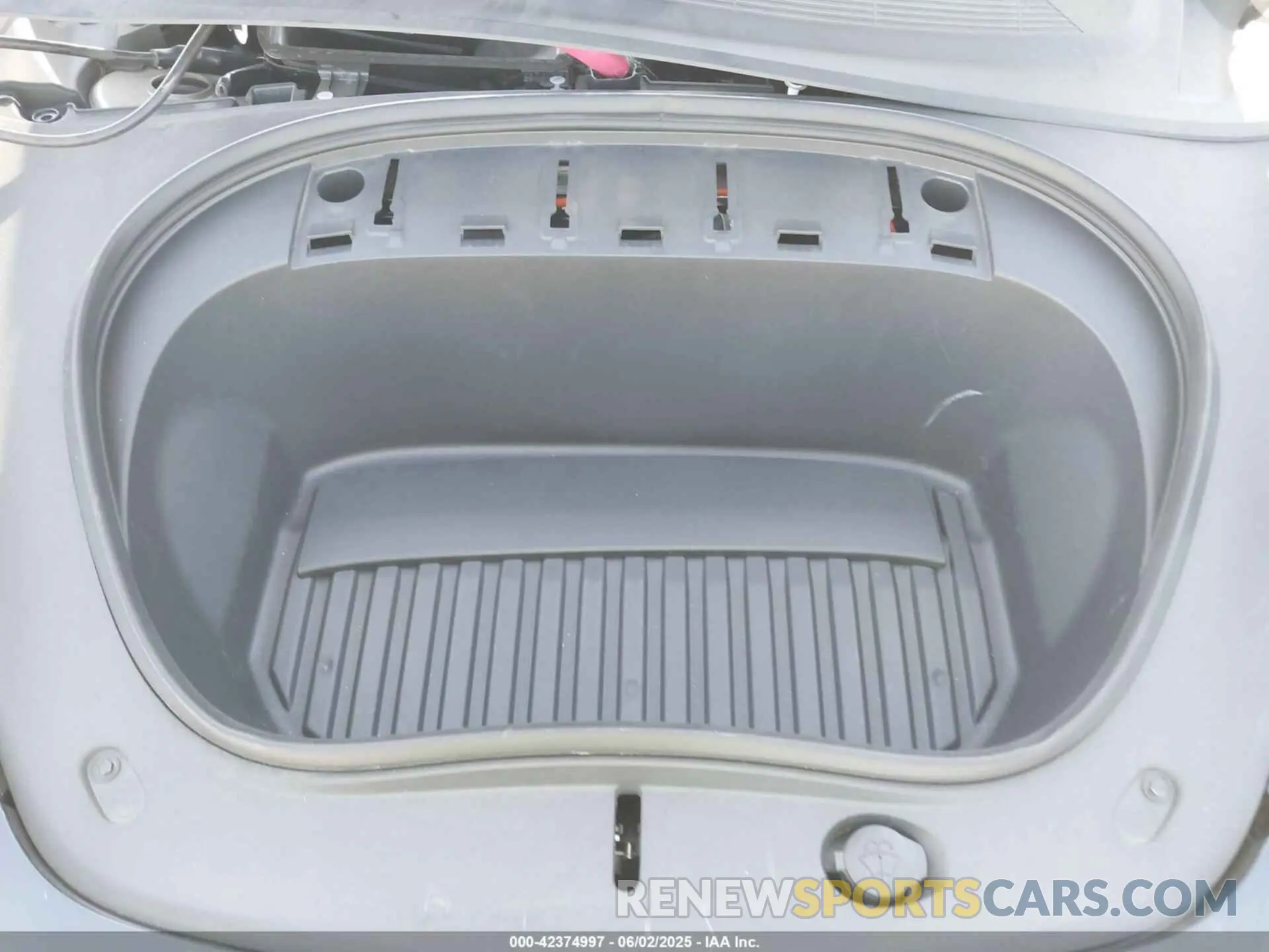 10 Фотография поврежденного автомобиля 5YJ3E1EA0RF721469 TESLA MODEL 3 2024