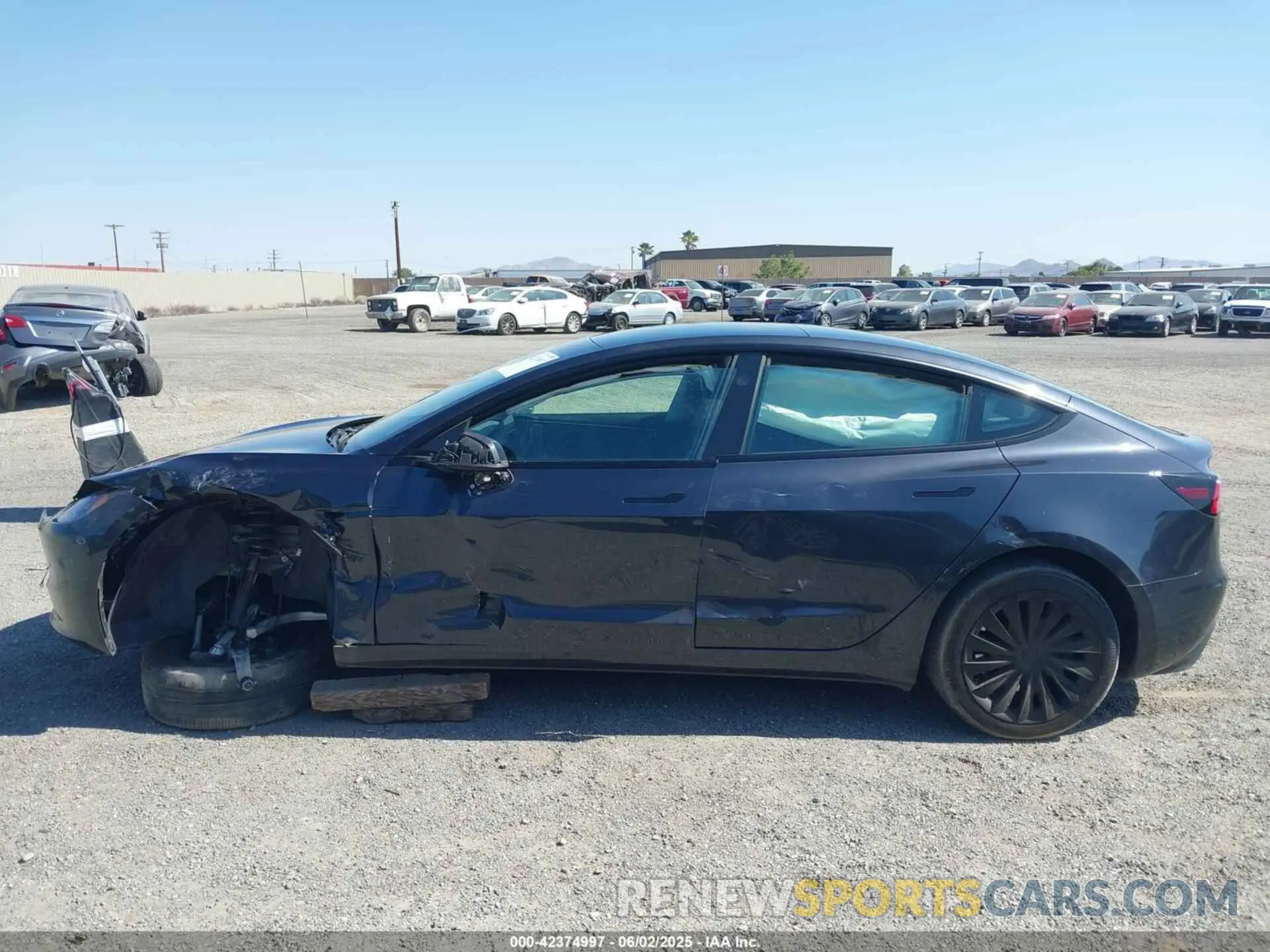 13 Фотография поврежденного автомобиля 5YJ3E1EA0RF721469 TESLA MODEL 3 2024