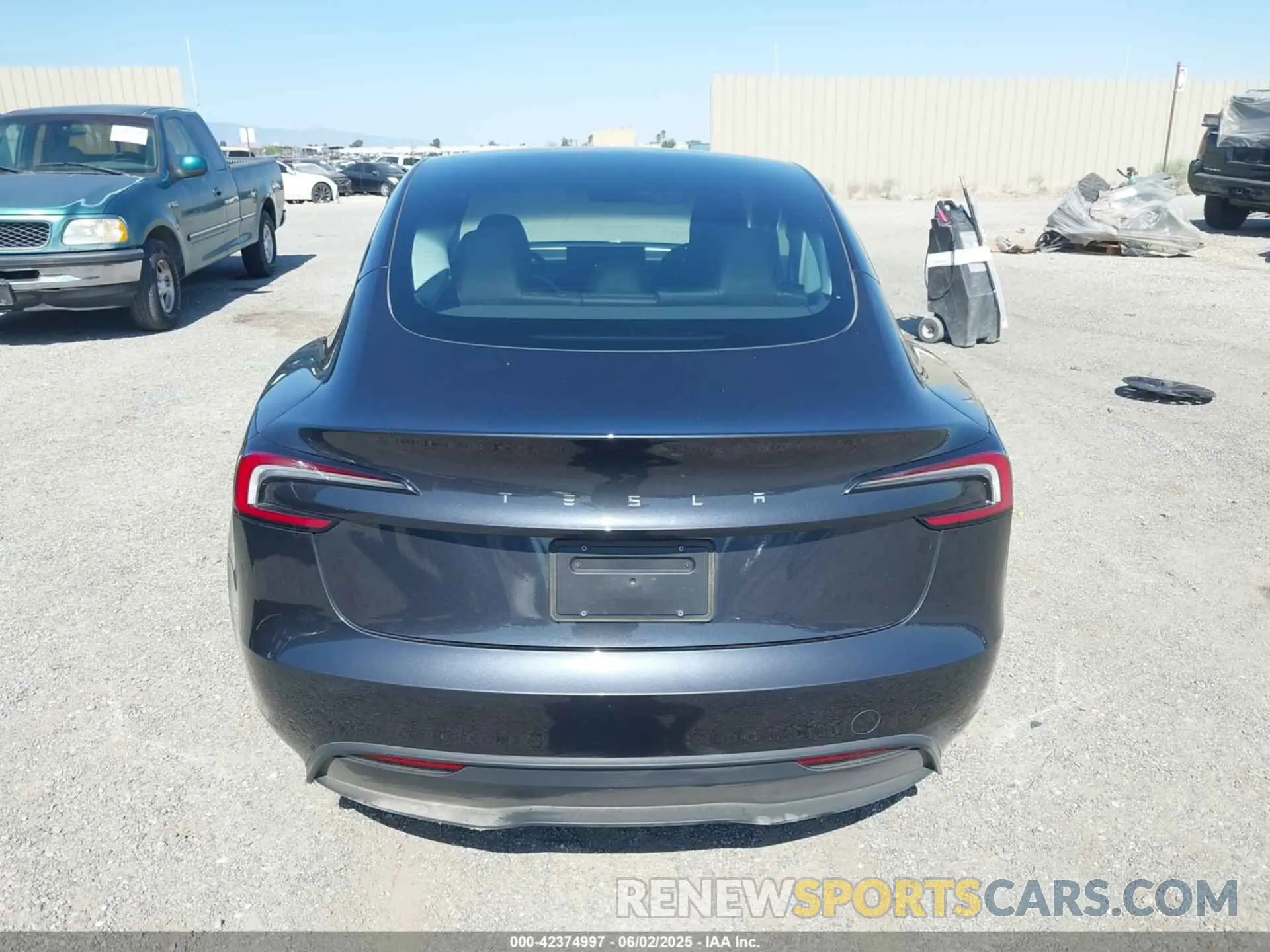 15 Фотография поврежденного автомобиля 5YJ3E1EA0RF721469 TESLA MODEL 3 2024