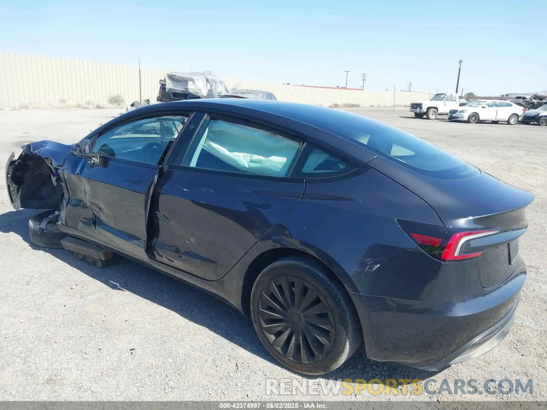 3 Фотография поврежденного автомобиля 5YJ3E1EA0RF721469 TESLA MODEL 3 2024