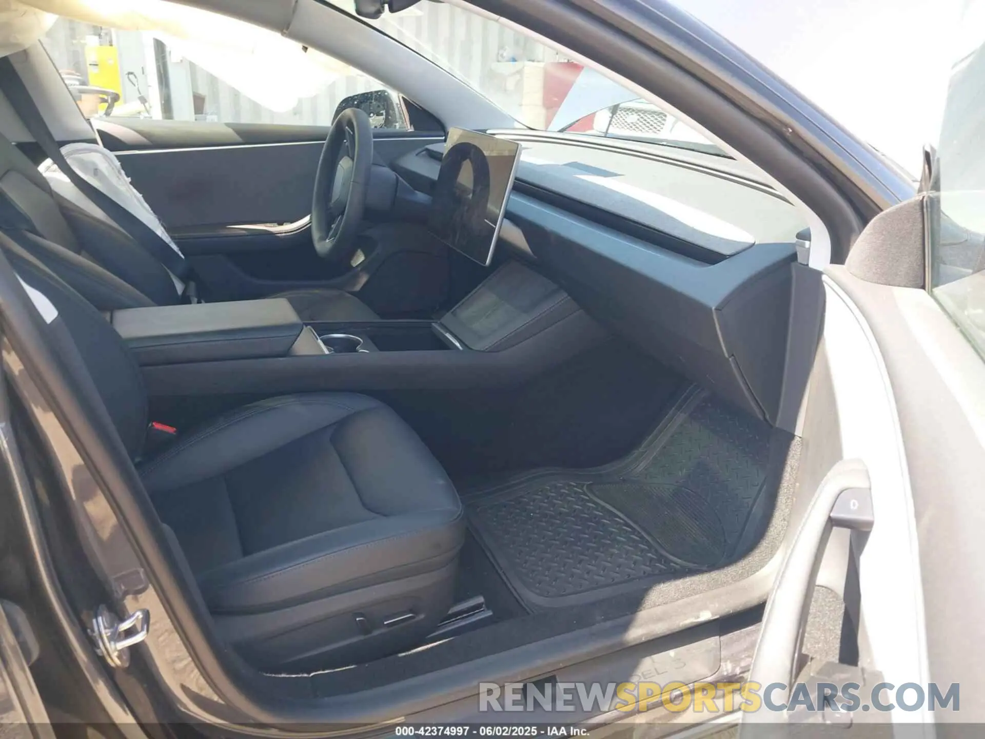 5 Фотография поврежденного автомобиля 5YJ3E1EA0RF721469 TESLA MODEL 3 2024