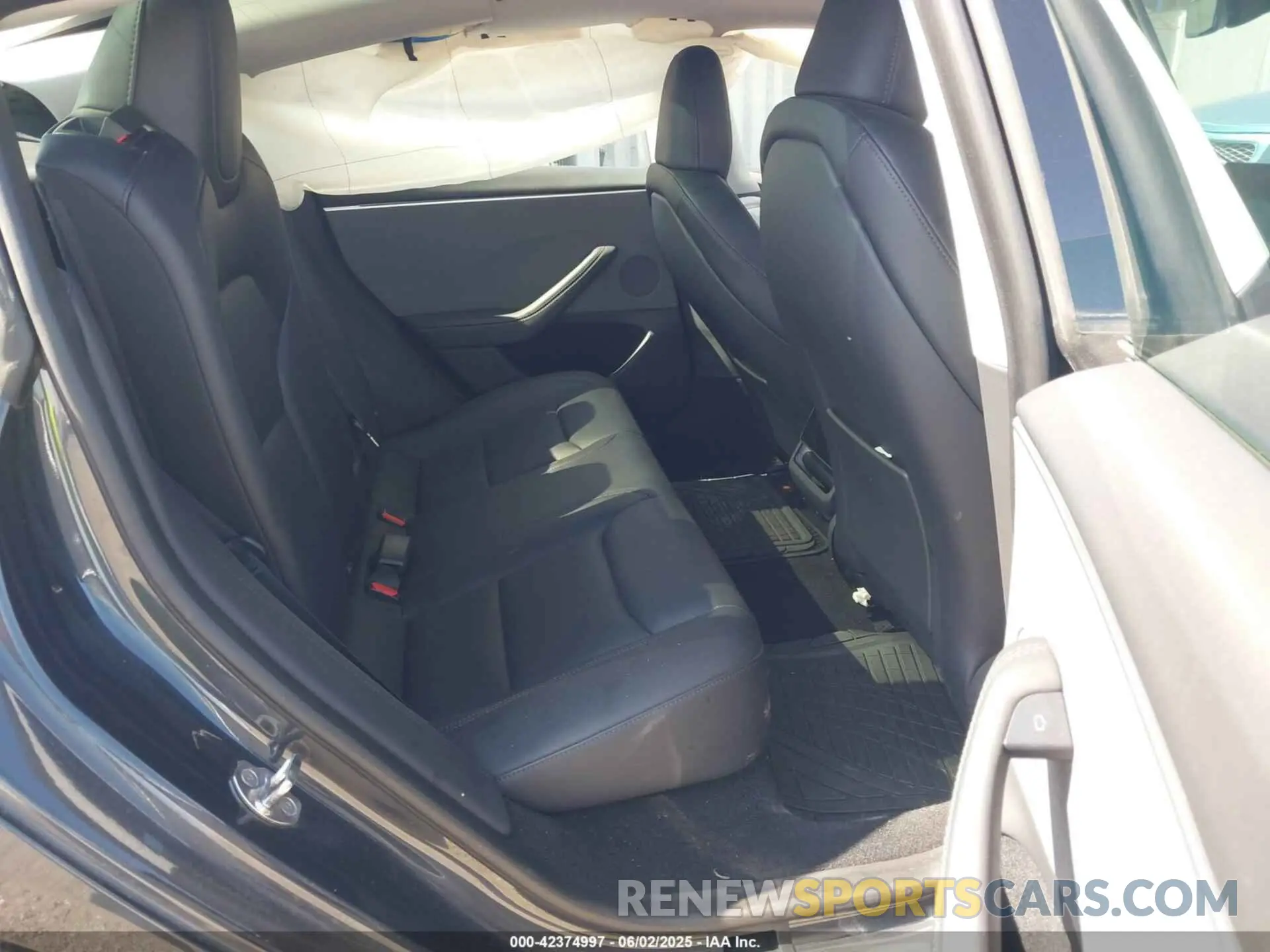 8 Фотография поврежденного автомобиля 5YJ3E1EA0RF721469 TESLA MODEL 3 2024