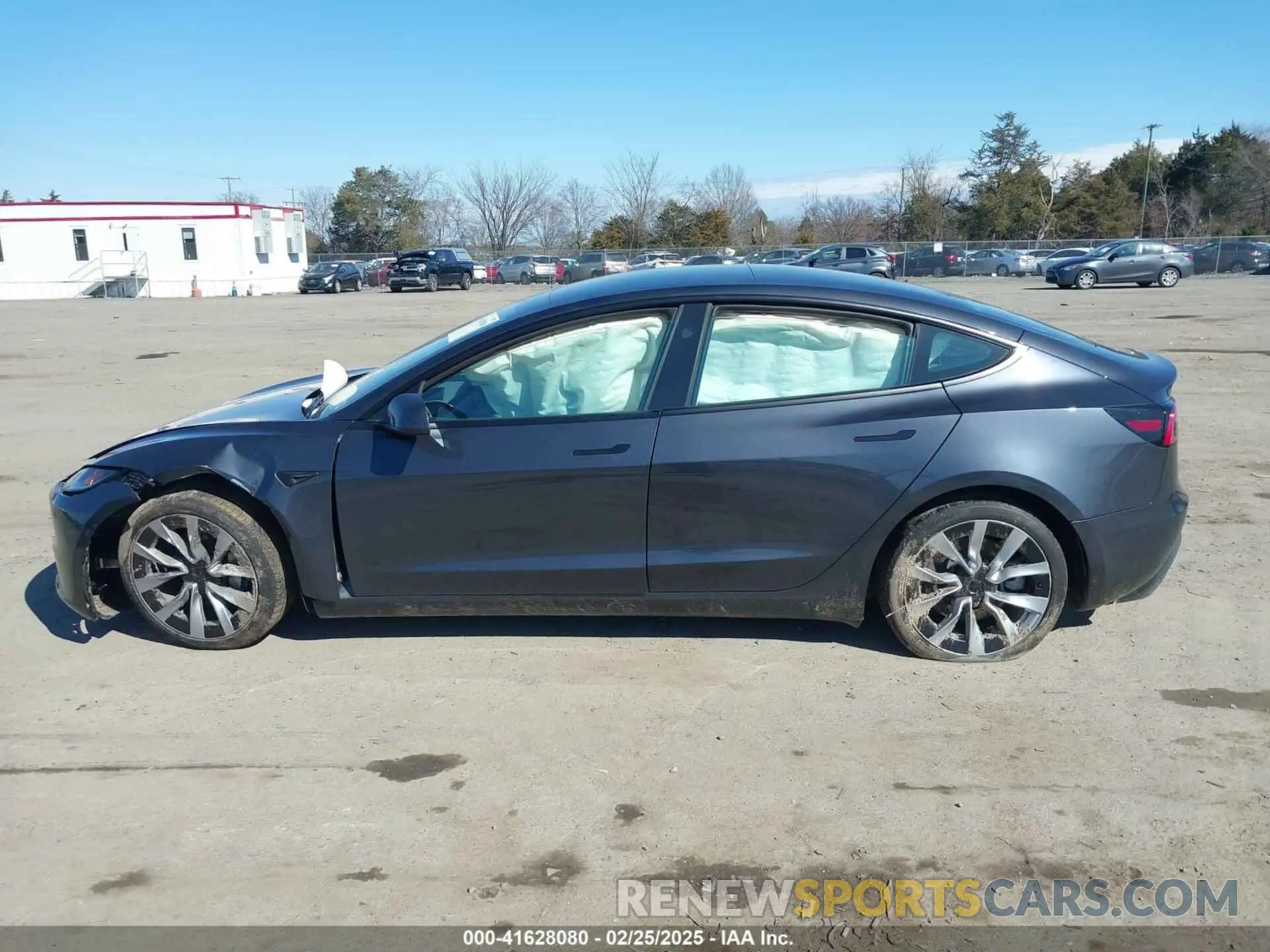 13 Фотография поврежденного автомобиля 5YJ3E1EA0RF721956 TESLA MODEL 3 2024