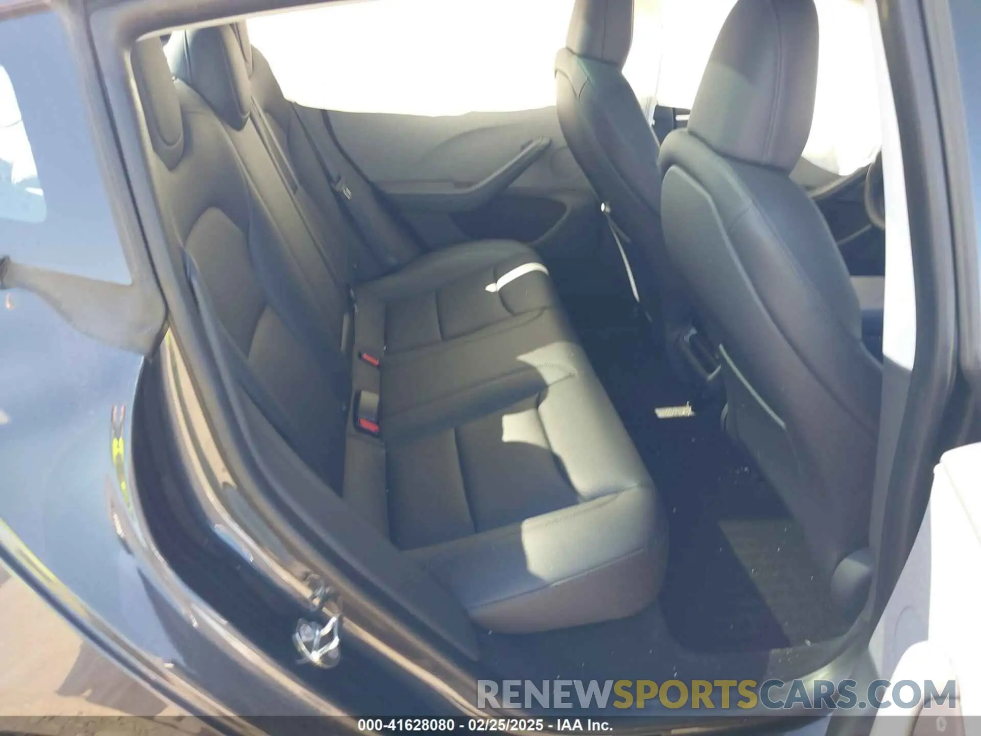 8 Фотография поврежденного автомобиля 5YJ3E1EA0RF721956 TESLA MODEL 3 2024