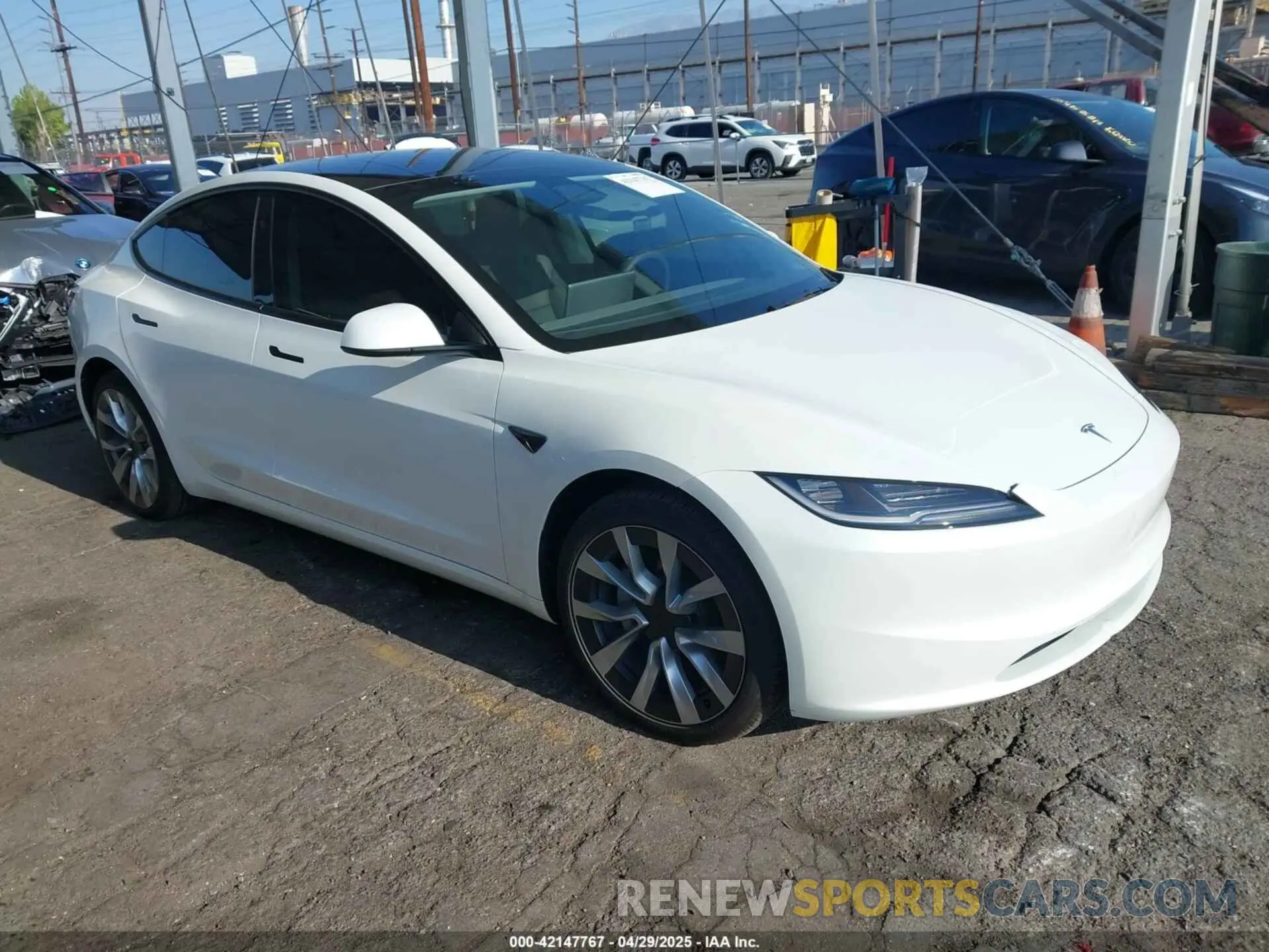 1 Photograph of a damaged car 5YJ3E1EA0RF752172 TESLA MODEL 3 2024