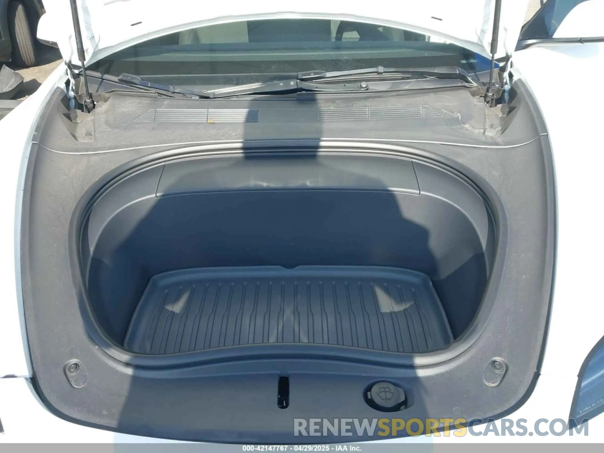 10 Photograph of a damaged car 5YJ3E1EA0RF752172 TESLA MODEL 3 2024