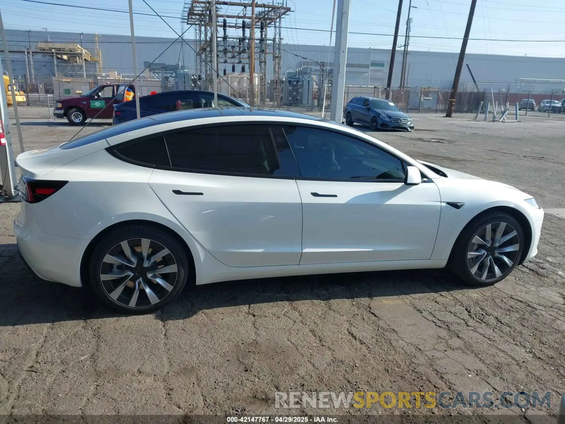 13 Photograph of a damaged car 5YJ3E1EA0RF752172 TESLA MODEL 3 2024