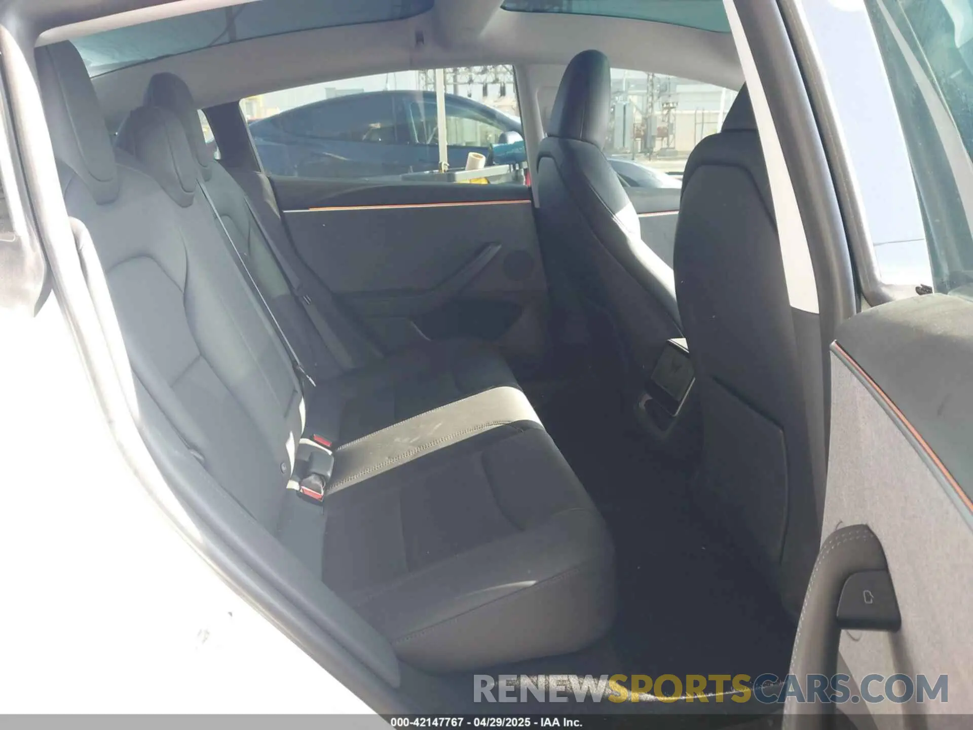 8 Photograph of a damaged car 5YJ3E1EA0RF752172 TESLA MODEL 3 2024