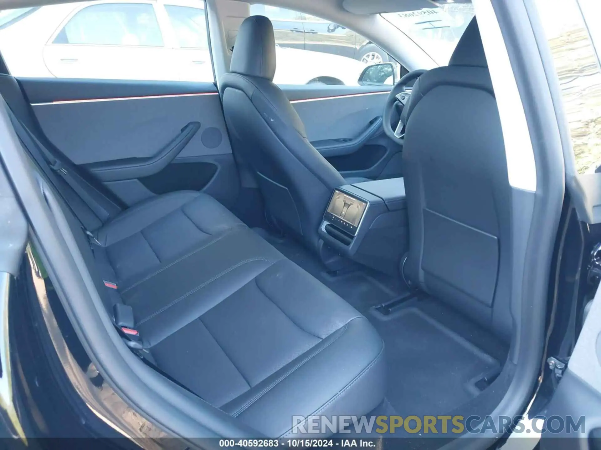 8 Фотография поврежденного автомобиля 5YJ3E1EA0RF843569 TESLA MODEL 3 2024