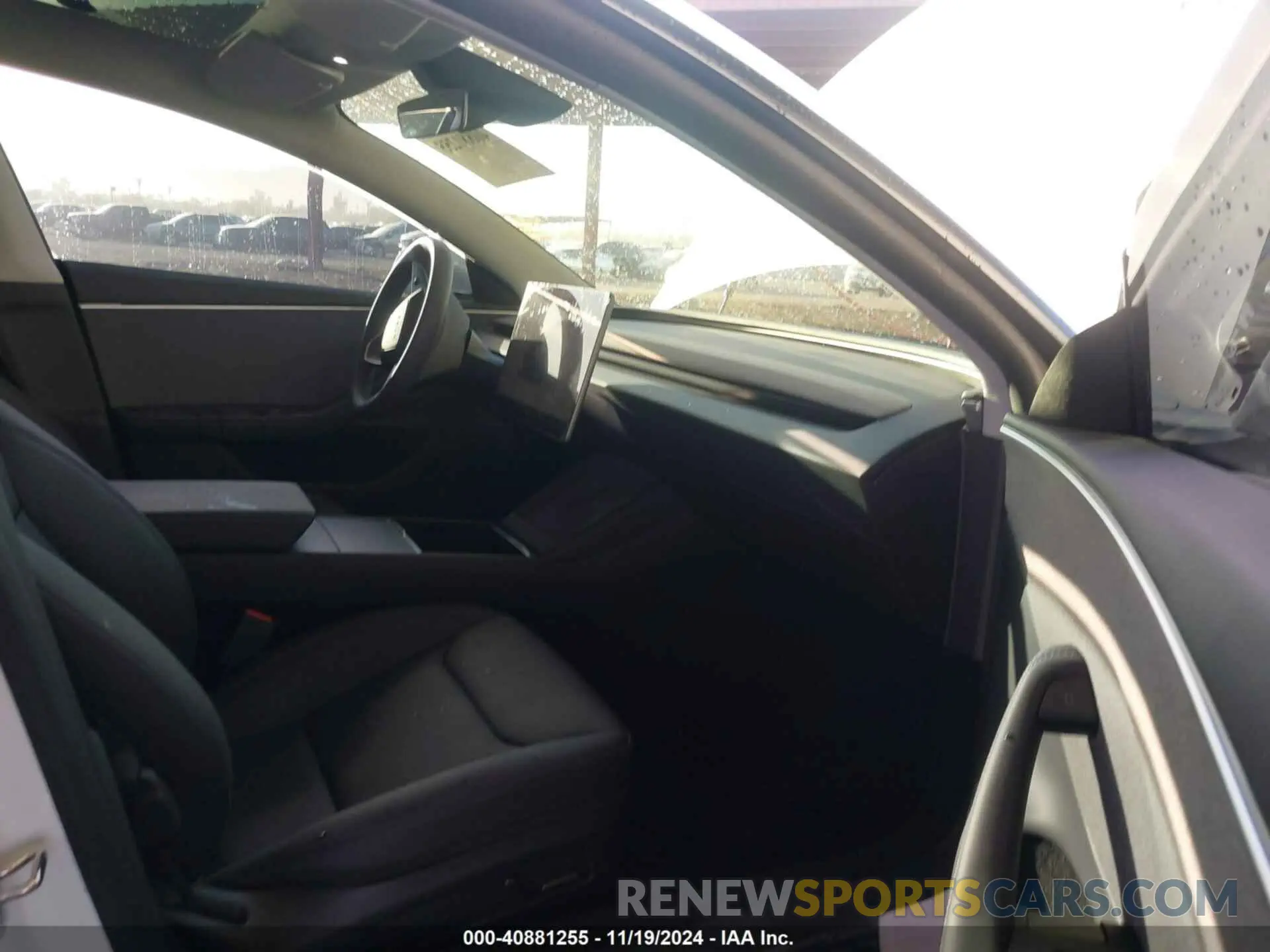 5 Photograph of a damaged car 5YJ3E1EA0RF855902 TESLA MODEL 3 2024