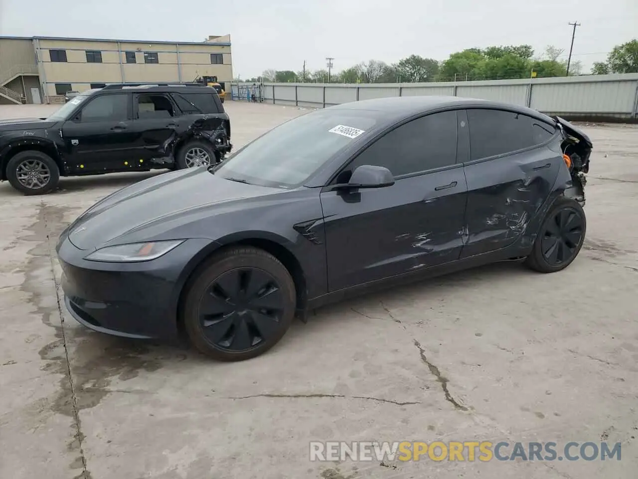1 Фотография поврежденного автомобиля 5YJ3E1EA0RF861070 TESLA MODEL 3 2024