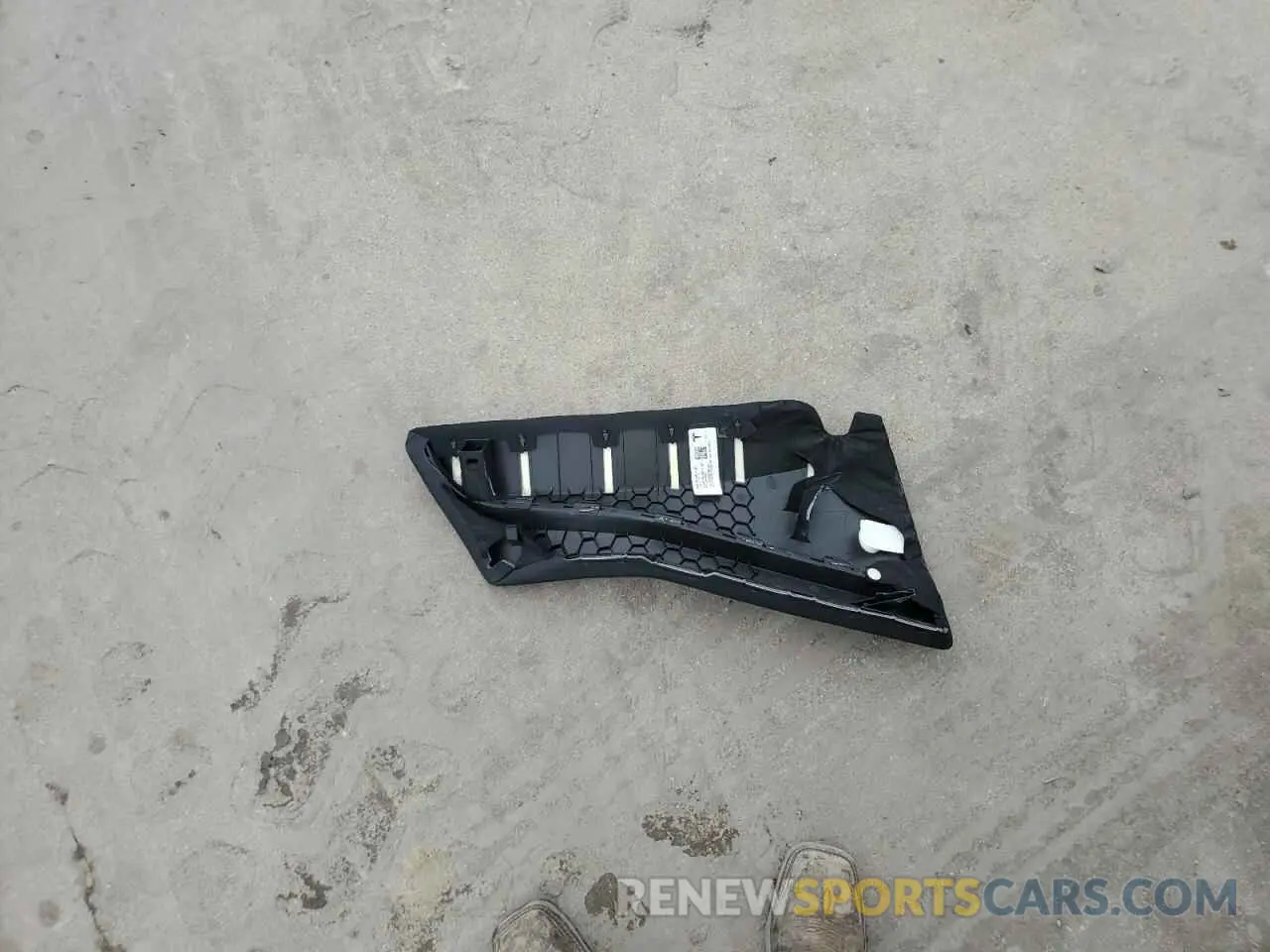 12 Фотография поврежденного автомобиля 5YJ3E1EA0RF861070 TESLA MODEL 3 2024