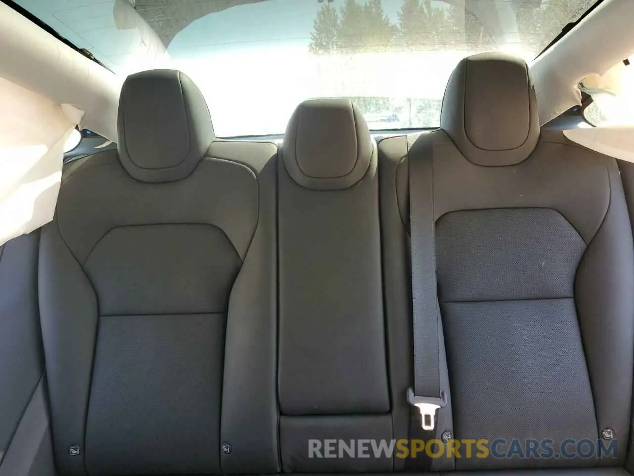 10 Photograph of a damaged car 5YJ3E1EA1RF721058 TESLA MODEL 3 2024