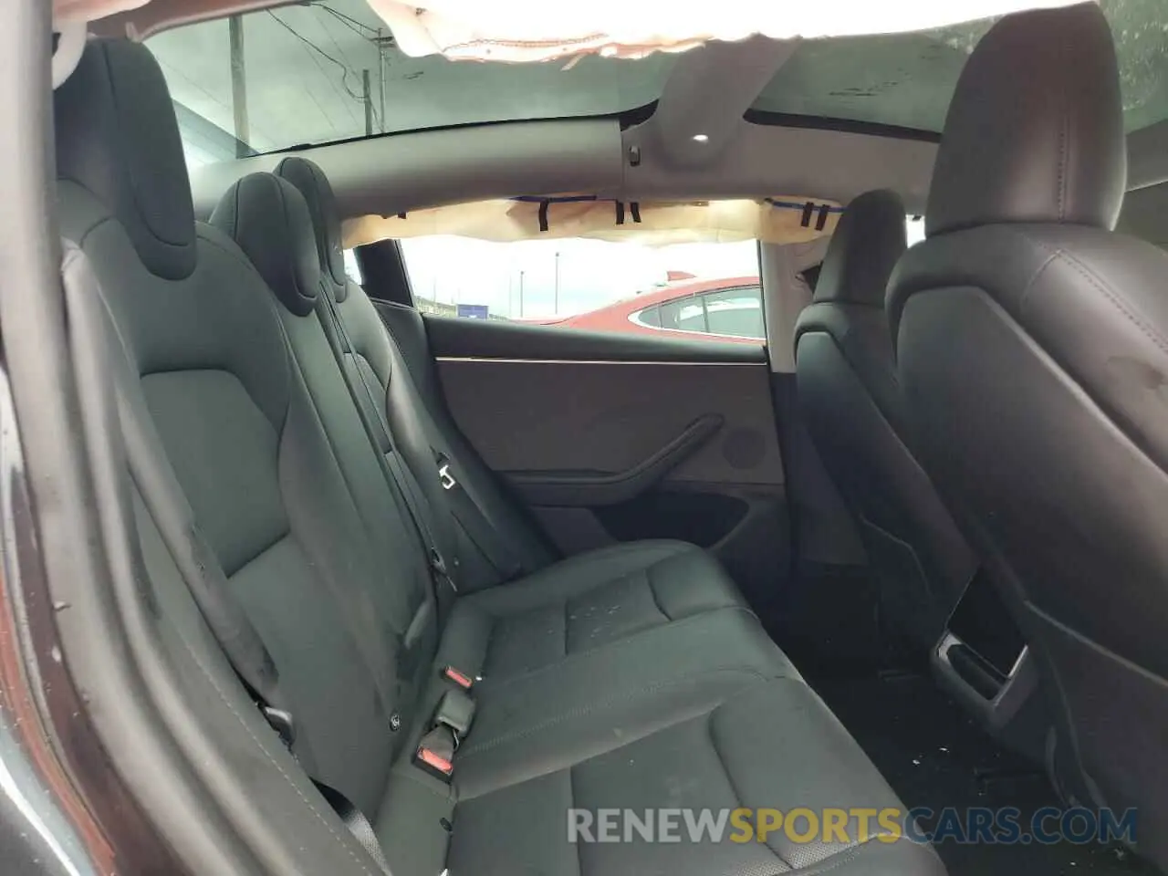 10 Photograph of a damaged car 5YJ3E1EA1RF724493 TESLA MODEL 3 2024