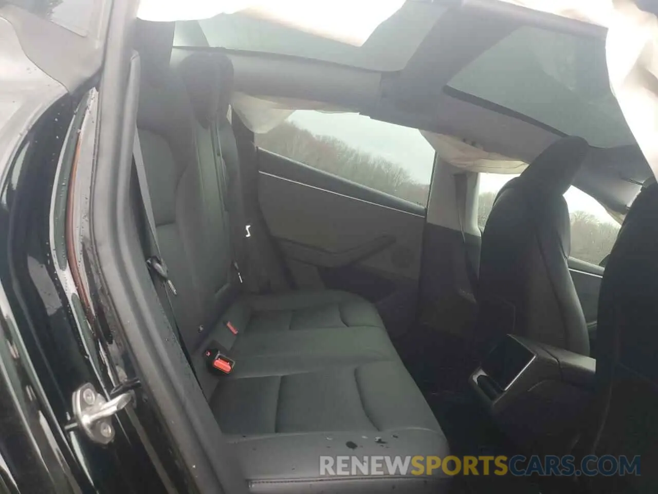 11 Photograph of a damaged car 5YJ3E1EA1RF730892 TESLA MODEL 3 2024