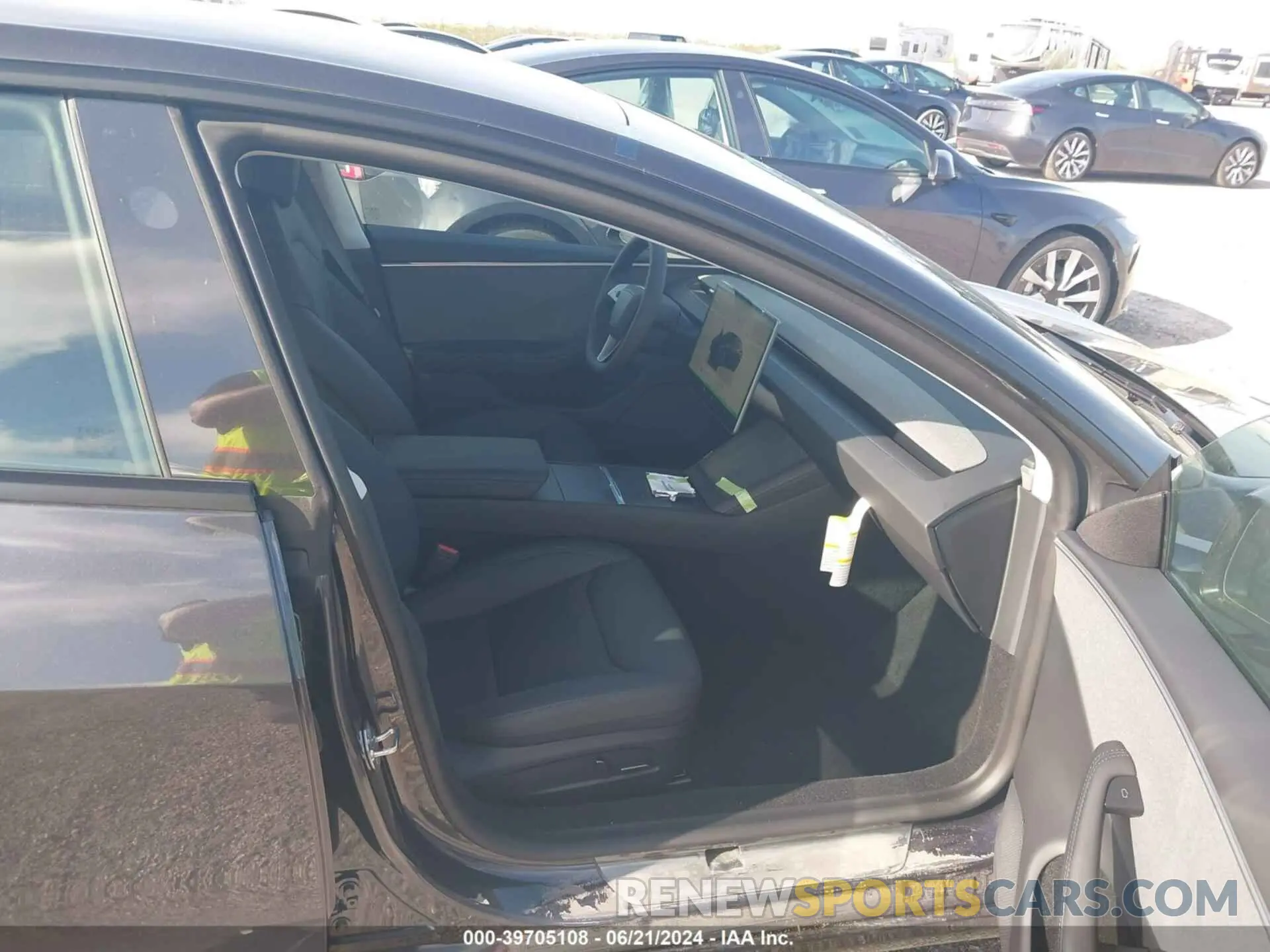 5 Photograph of a damaged car 5YJ3E1EA1RF768929 TESLA MODEL 3 2024