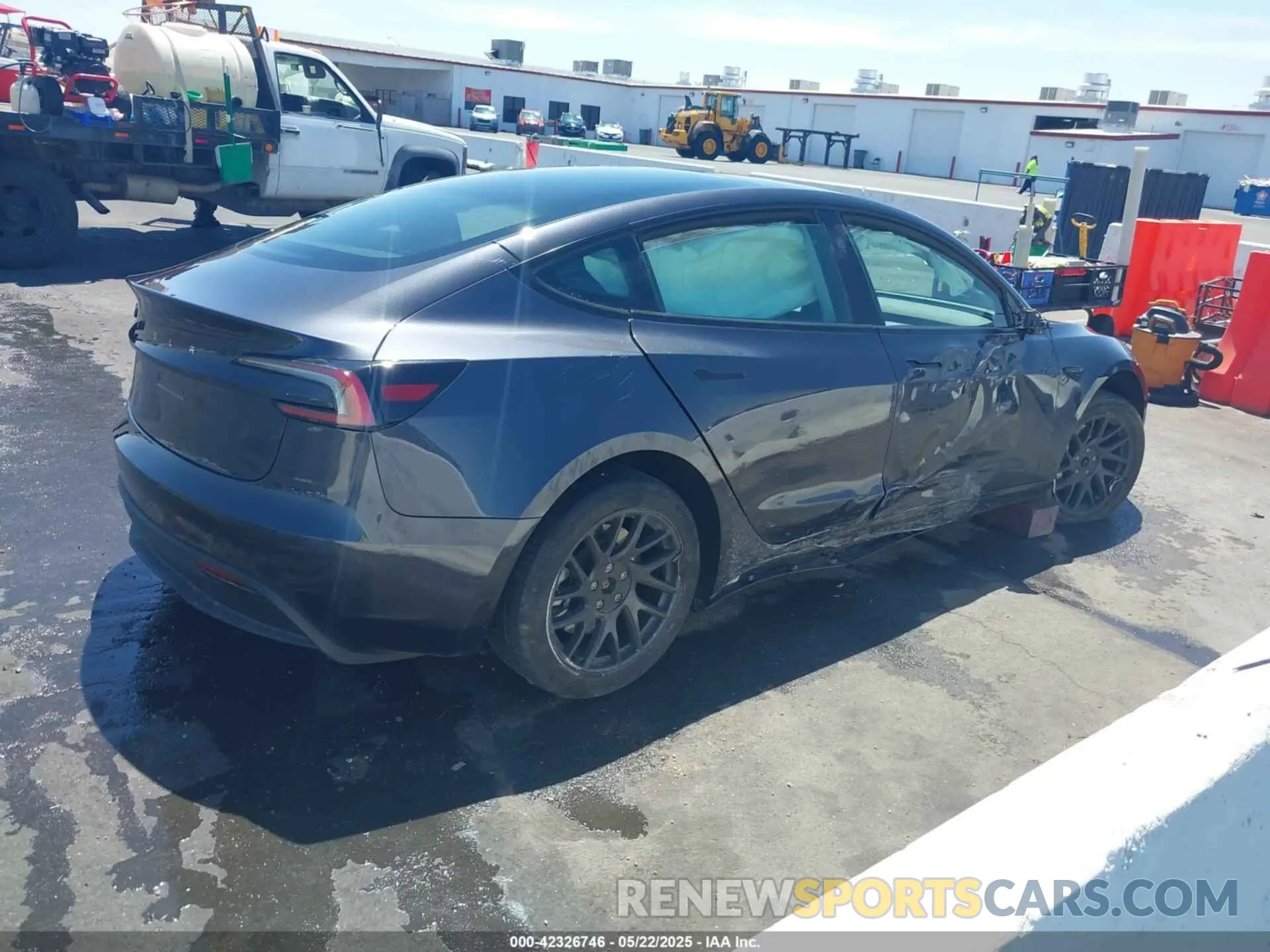 4 Photograph of a damaged car 5YJ3E1EA1RF782328 TESLA MODEL 3 2024