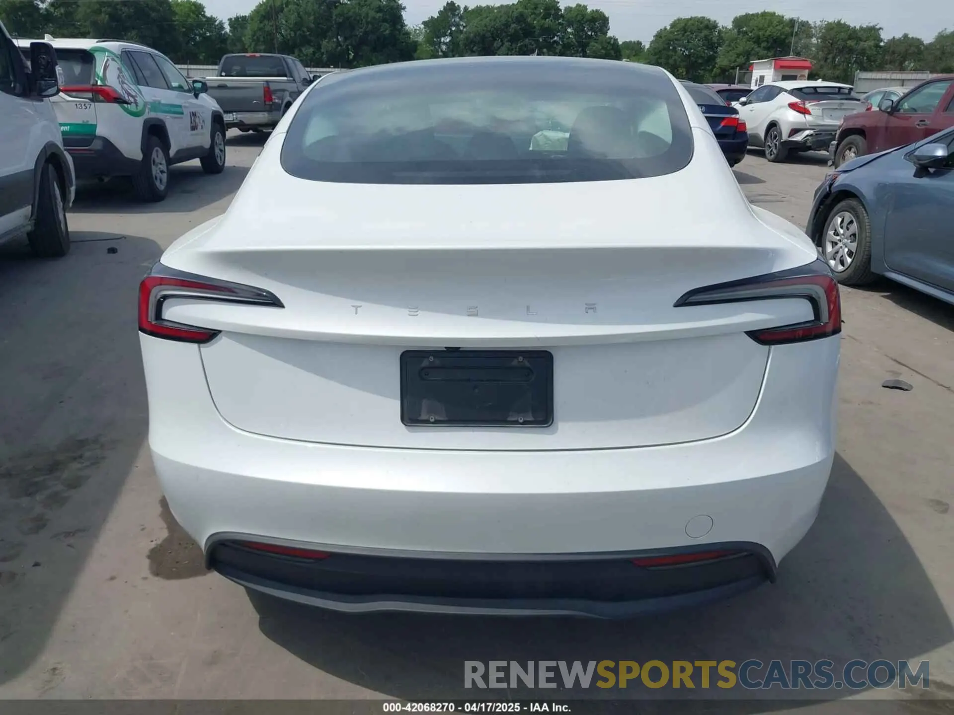 17 Фотография поврежденного автомобиля 5YJ3E1EA1RF784399 TESLA MODEL 3 2024