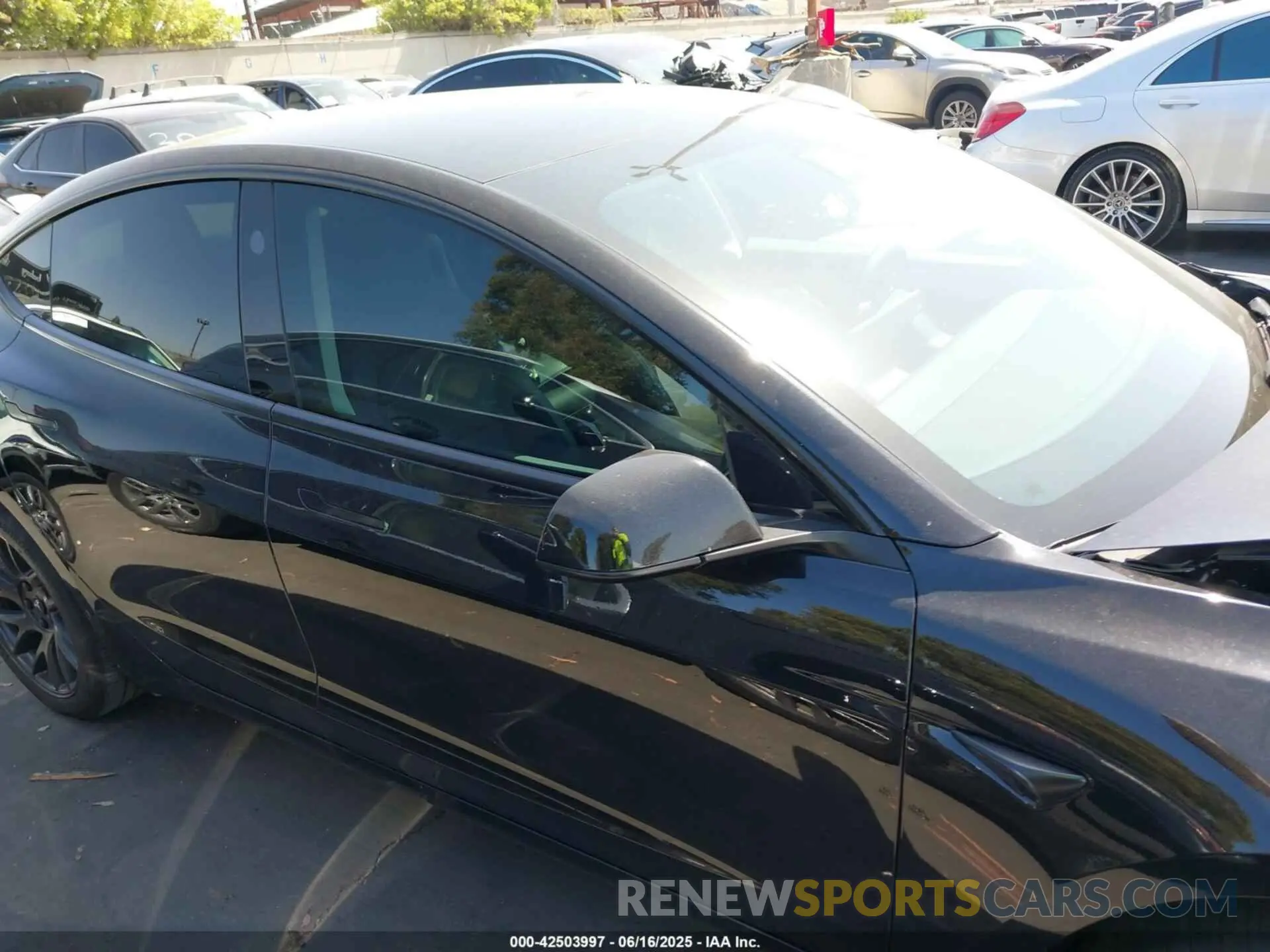 14 Photograph of a damaged car 5YJ3E1EA1RF821113 TESLA MODEL 3 2024
