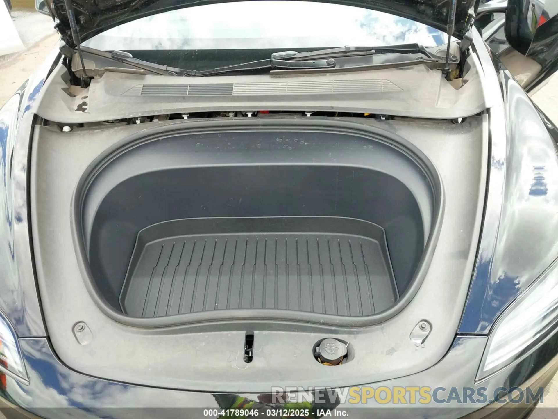 10 Photograph of a damaged car 5YJ3E1EA1RF831561 TESLA MODEL 3 2024