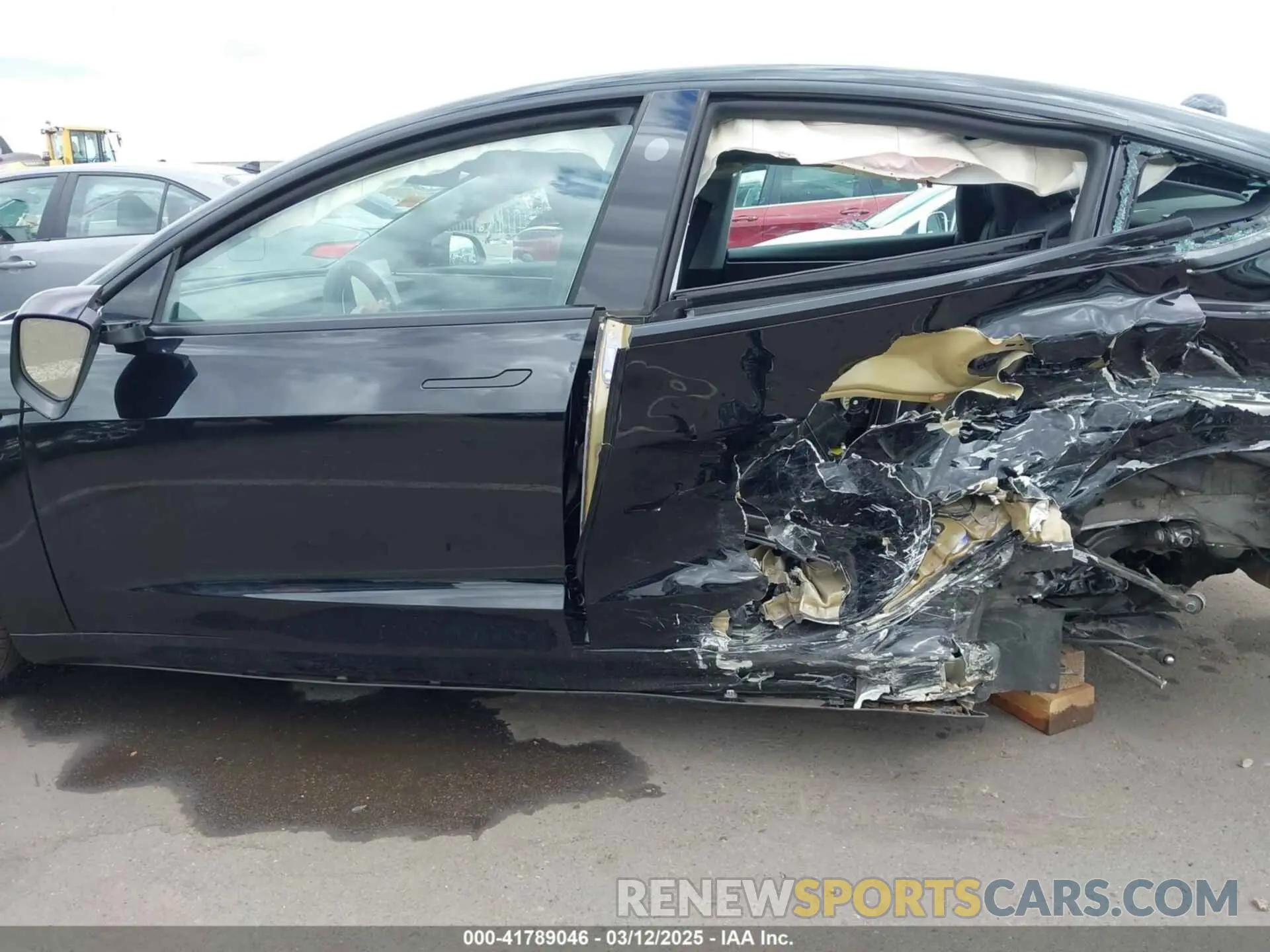 14 Photograph of a damaged car 5YJ3E1EA1RF831561 TESLA MODEL 3 2024