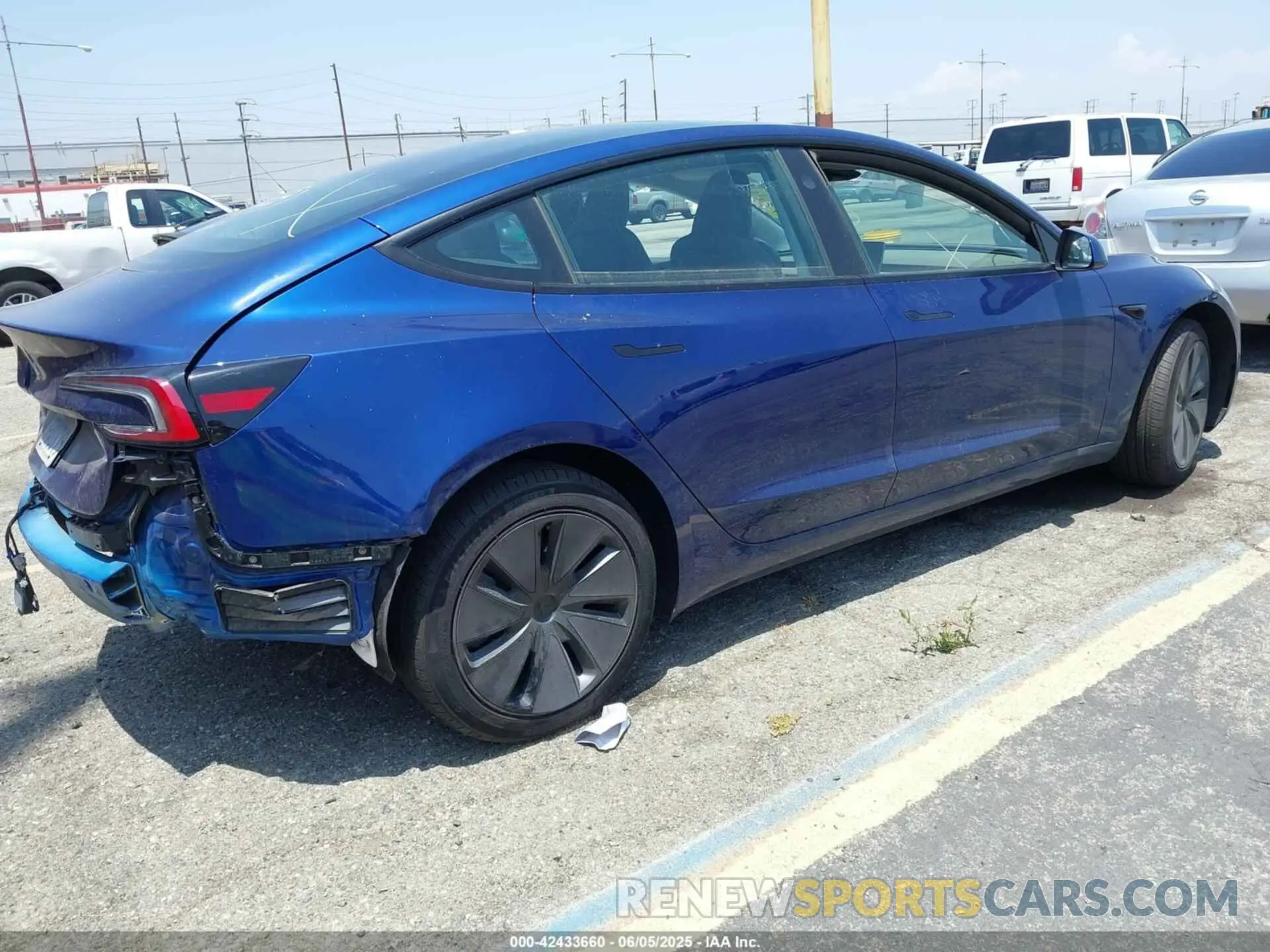 4 Фотография поврежденного автомобиля 5YJ3E1EA1RF848991 TESLA MODEL 3 2024