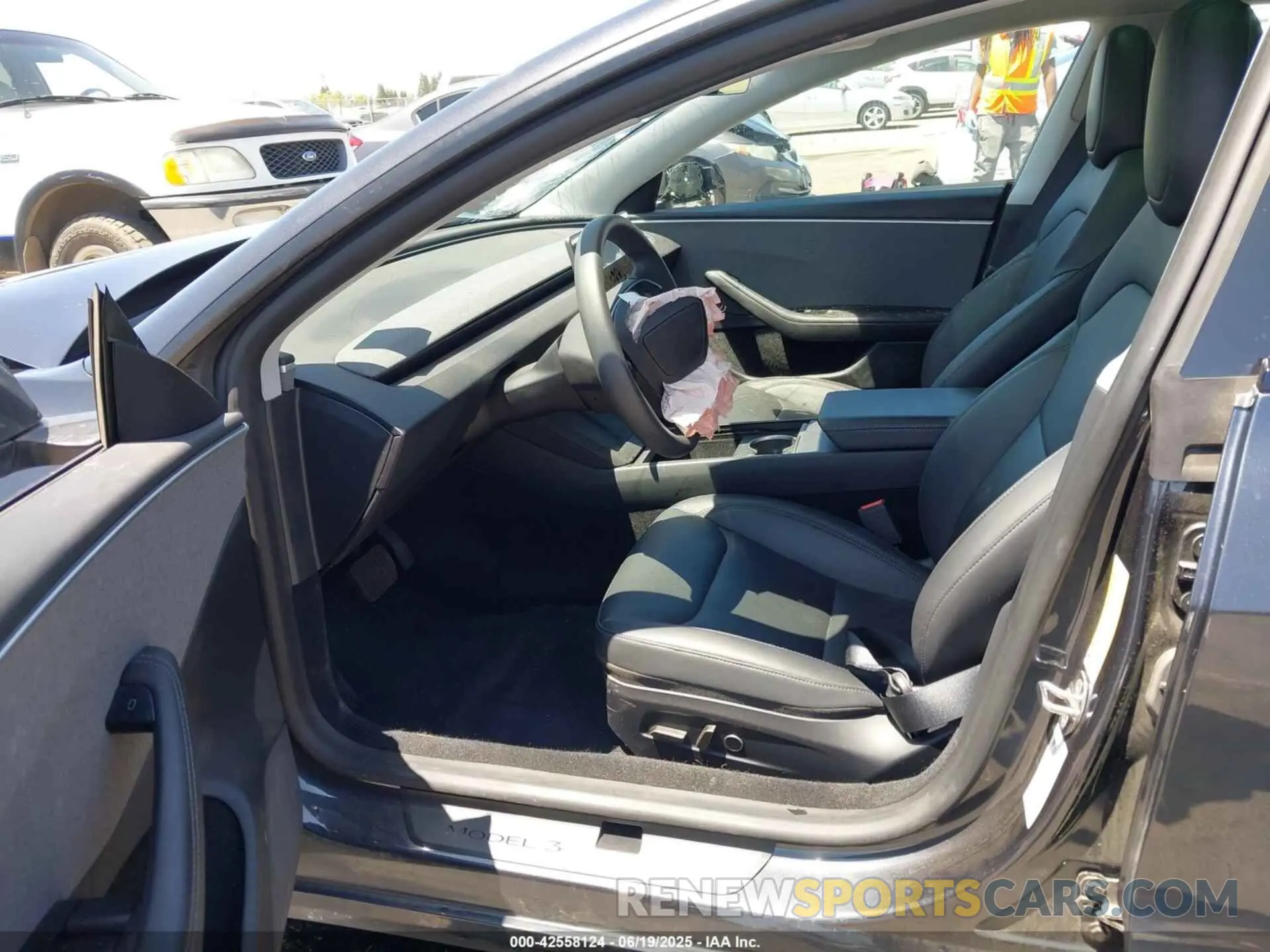 5 Фотография поврежденного автомобиля 5YJ3E1EA1RF861420 TESLA MODEL 3 2024