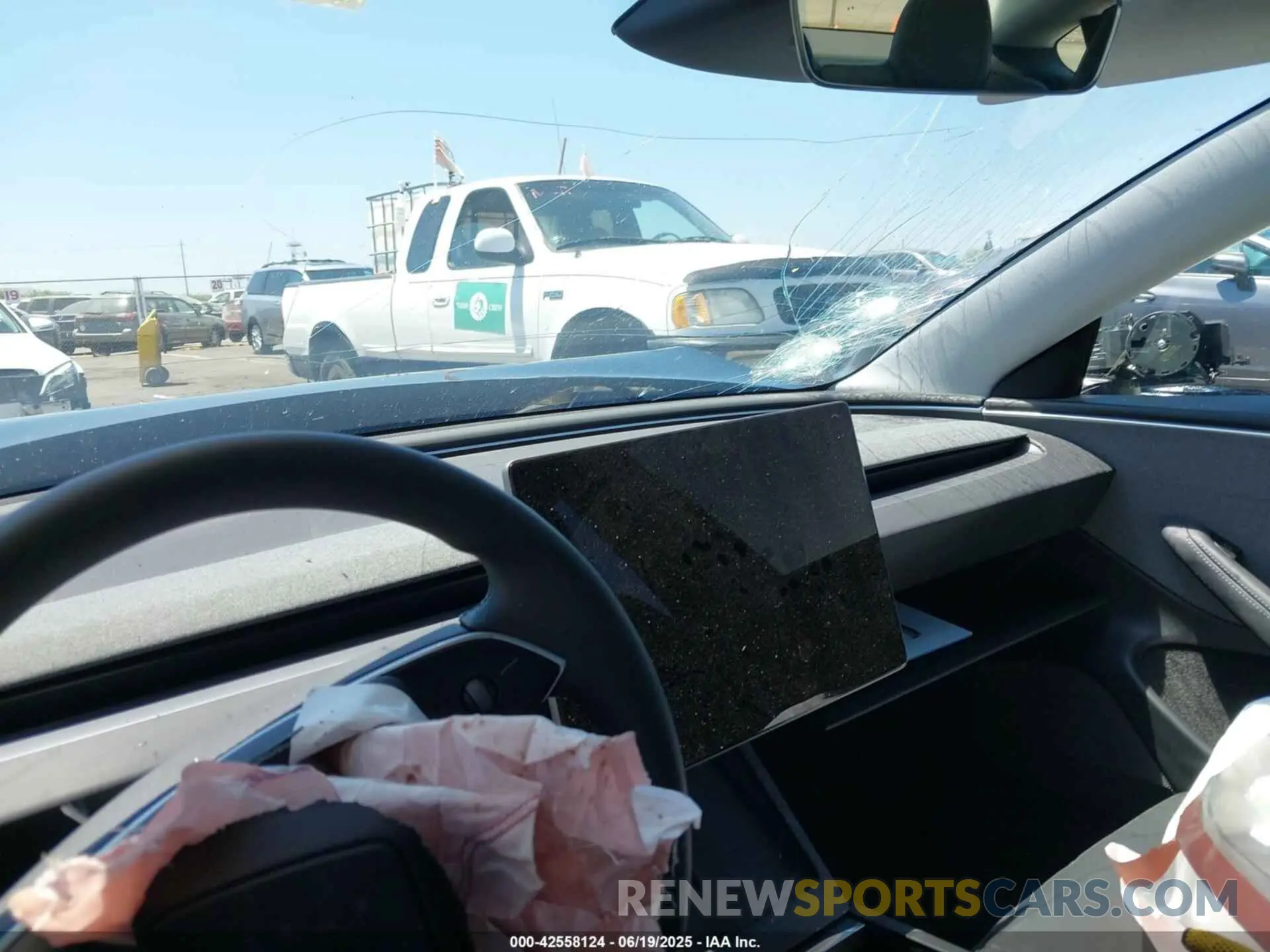 7 Фотография поврежденного автомобиля 5YJ3E1EA1RF861420 TESLA MODEL 3 2024