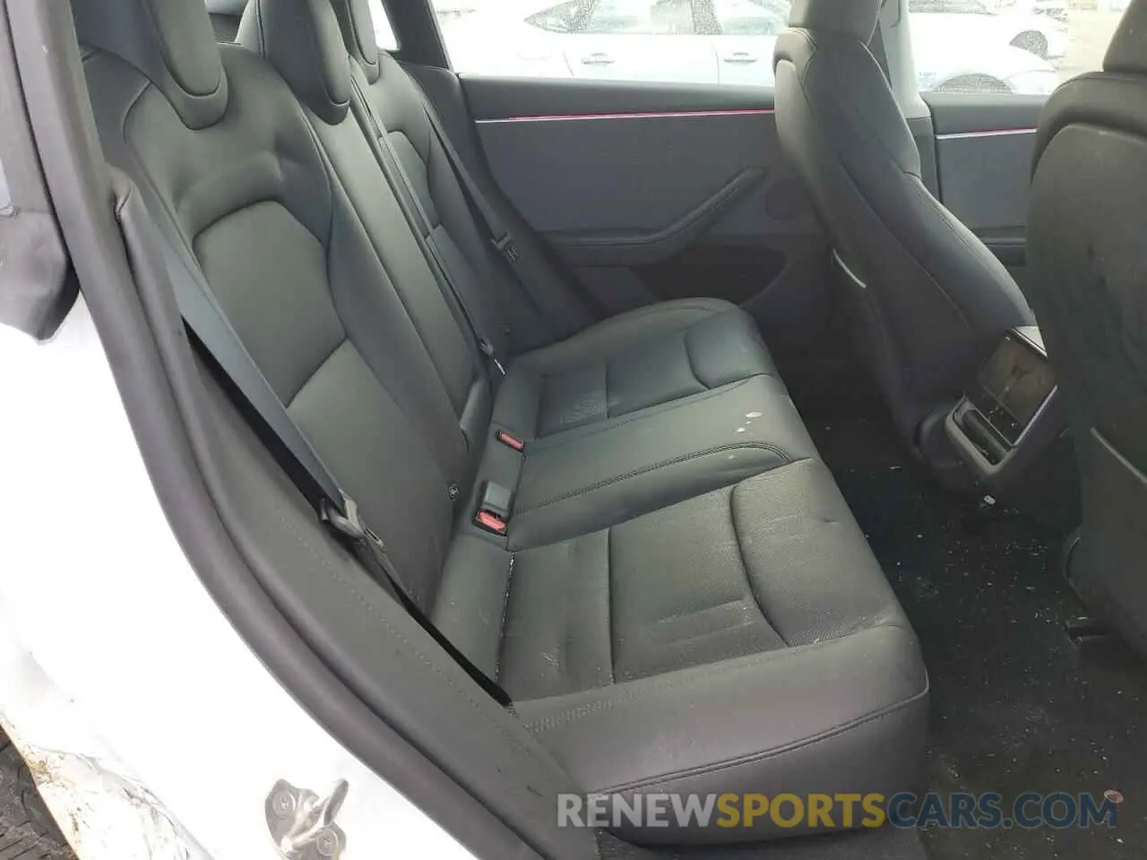 10 Photograph of a damaged car 5YJ3E1EA2RF733011 TESLA MODEL 3 2024