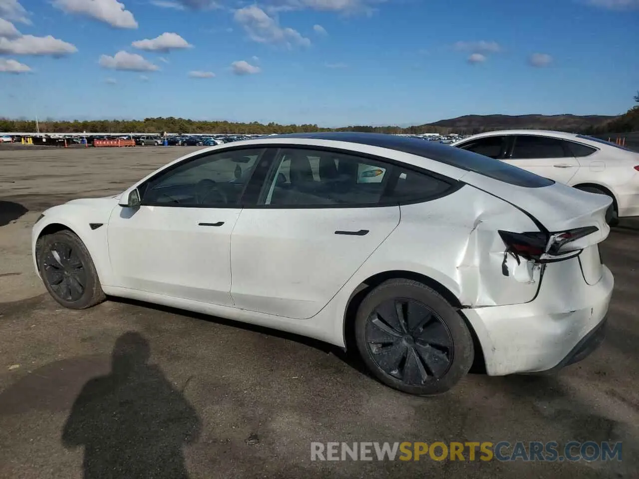 2 Photograph of a damaged car 5YJ3E1EA2RF733011 TESLA MODEL 3 2024