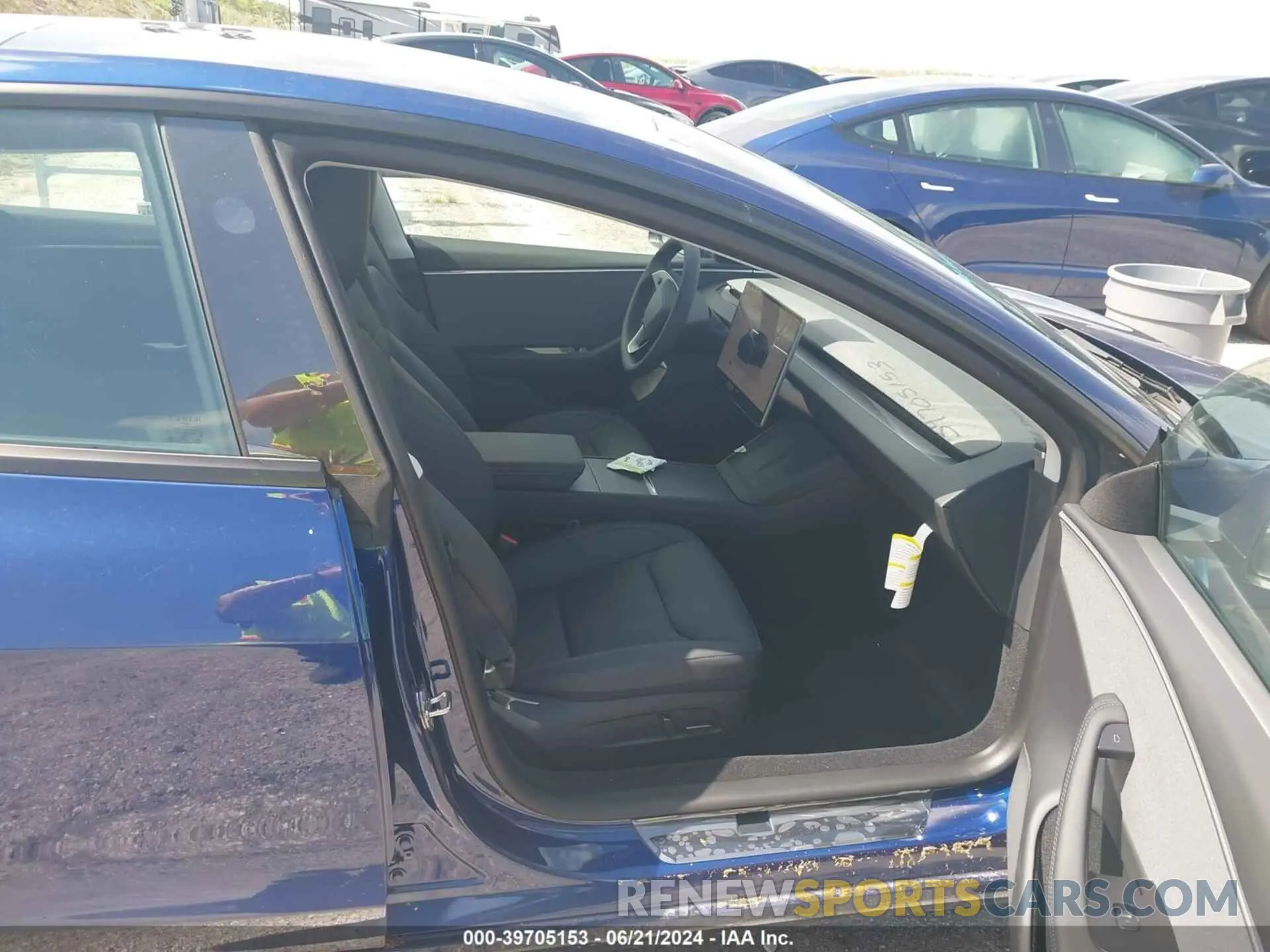 5 Photograph of a damaged car 5YJ3E1EA2RF750214 TESLA MODEL 3 2024