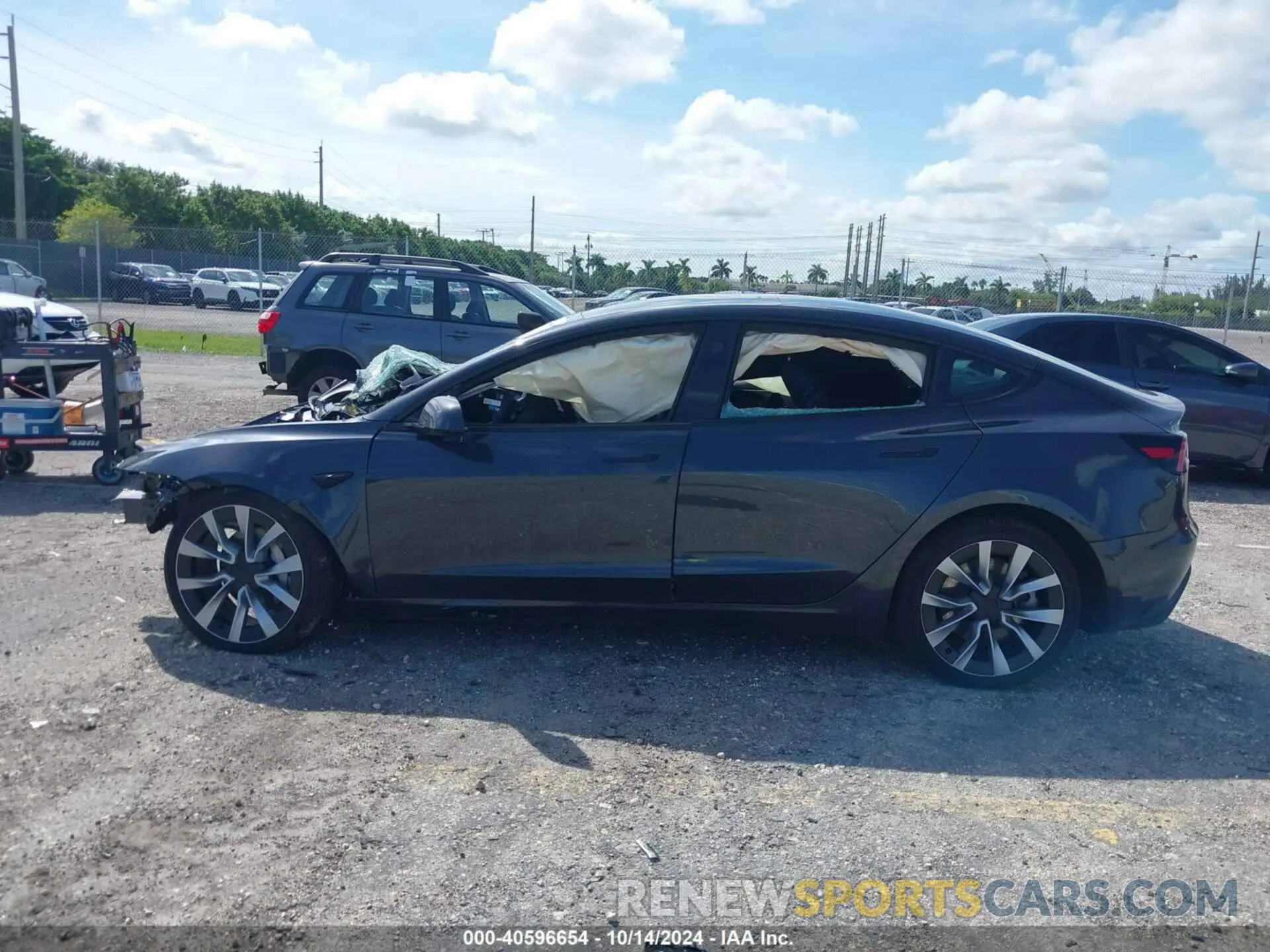 15 Photograph of a damaged car 5YJ3E1EA2RF751069 TESLA MODEL 3 2024