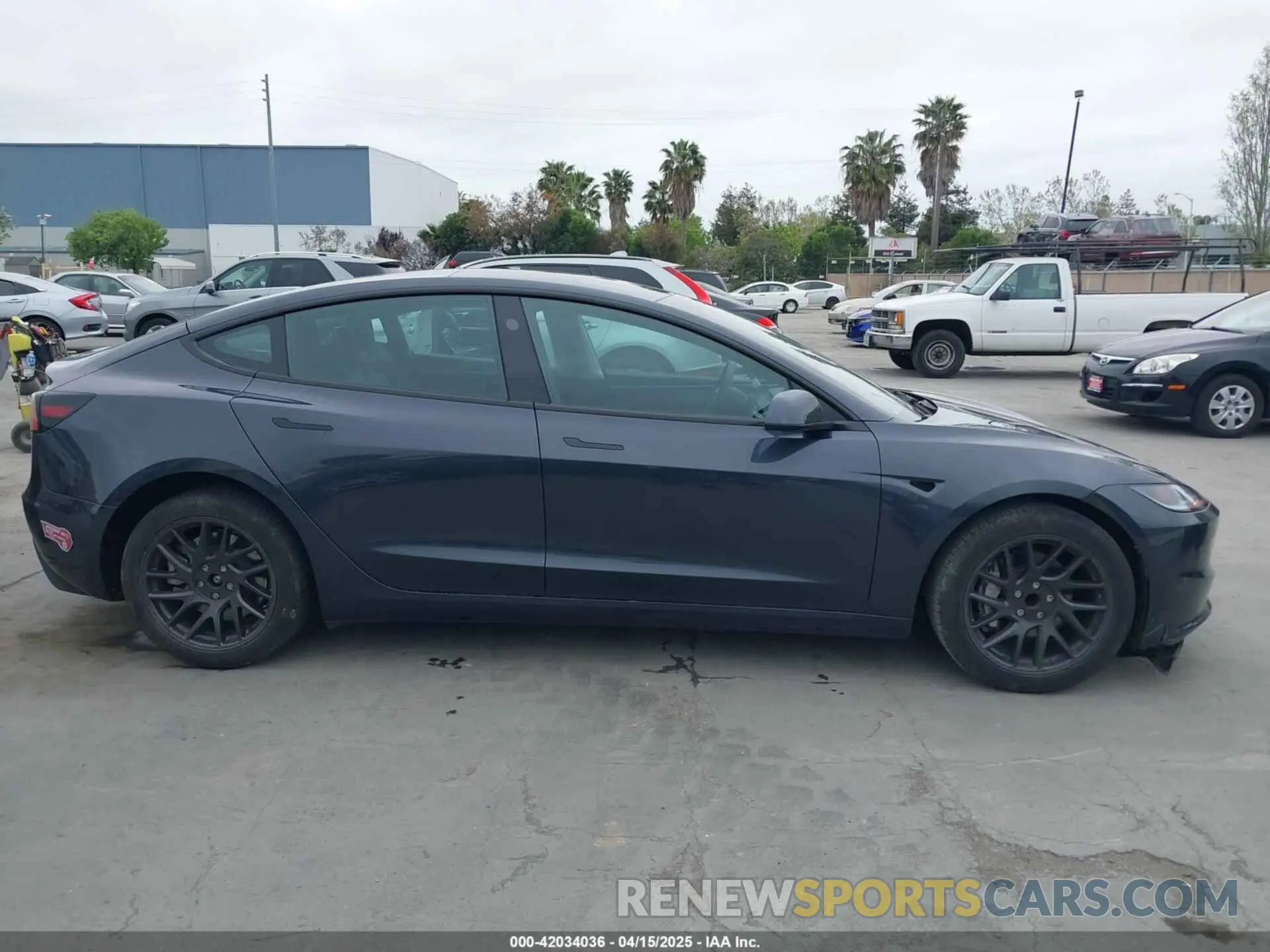 12 Фотография поврежденного автомобиля 5YJ3E1EA2RF784394 TESLA MODEL 3 2024