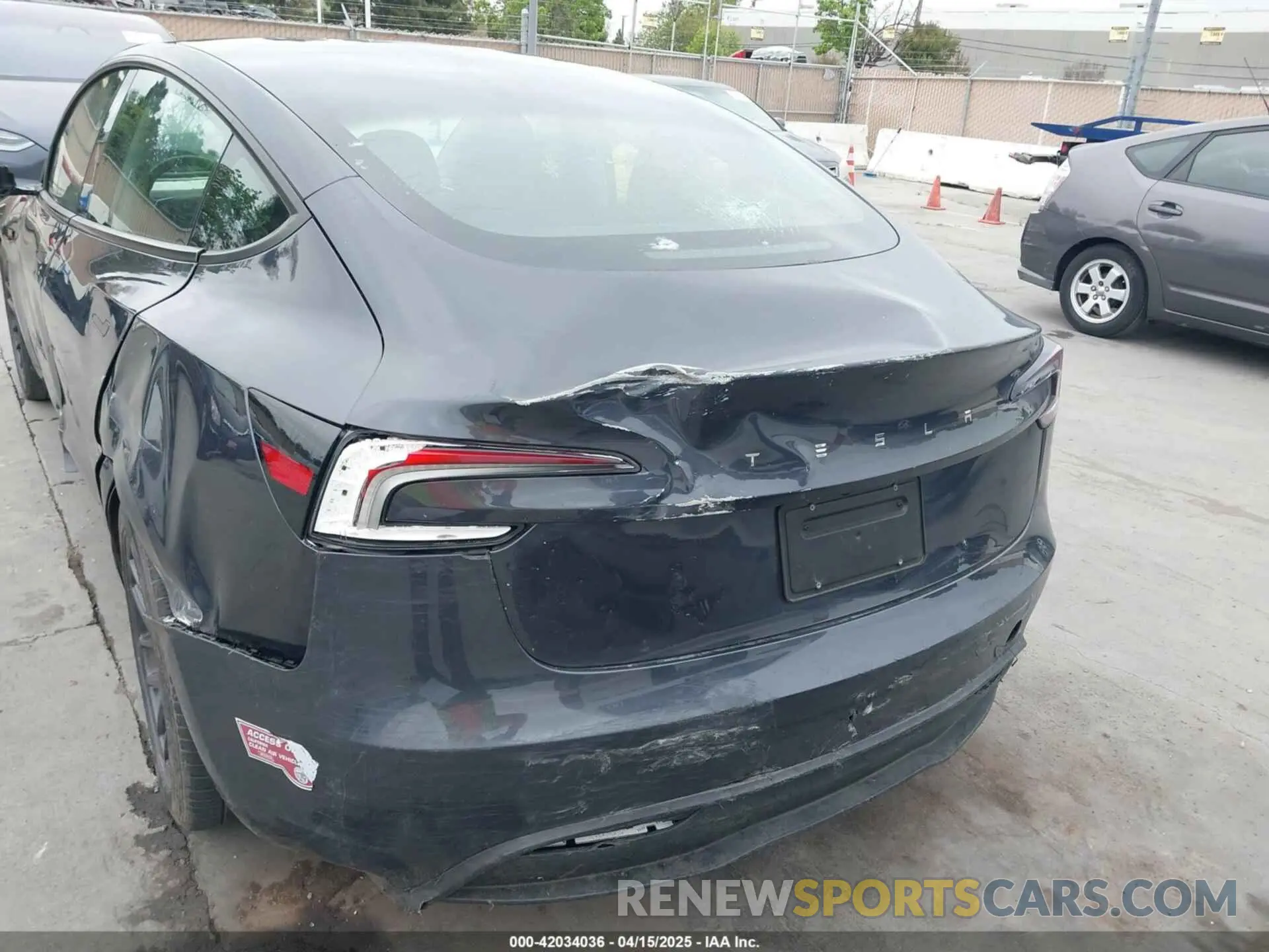 18 Фотография поврежденного автомобиля 5YJ3E1EA2RF784394 TESLA MODEL 3 2024