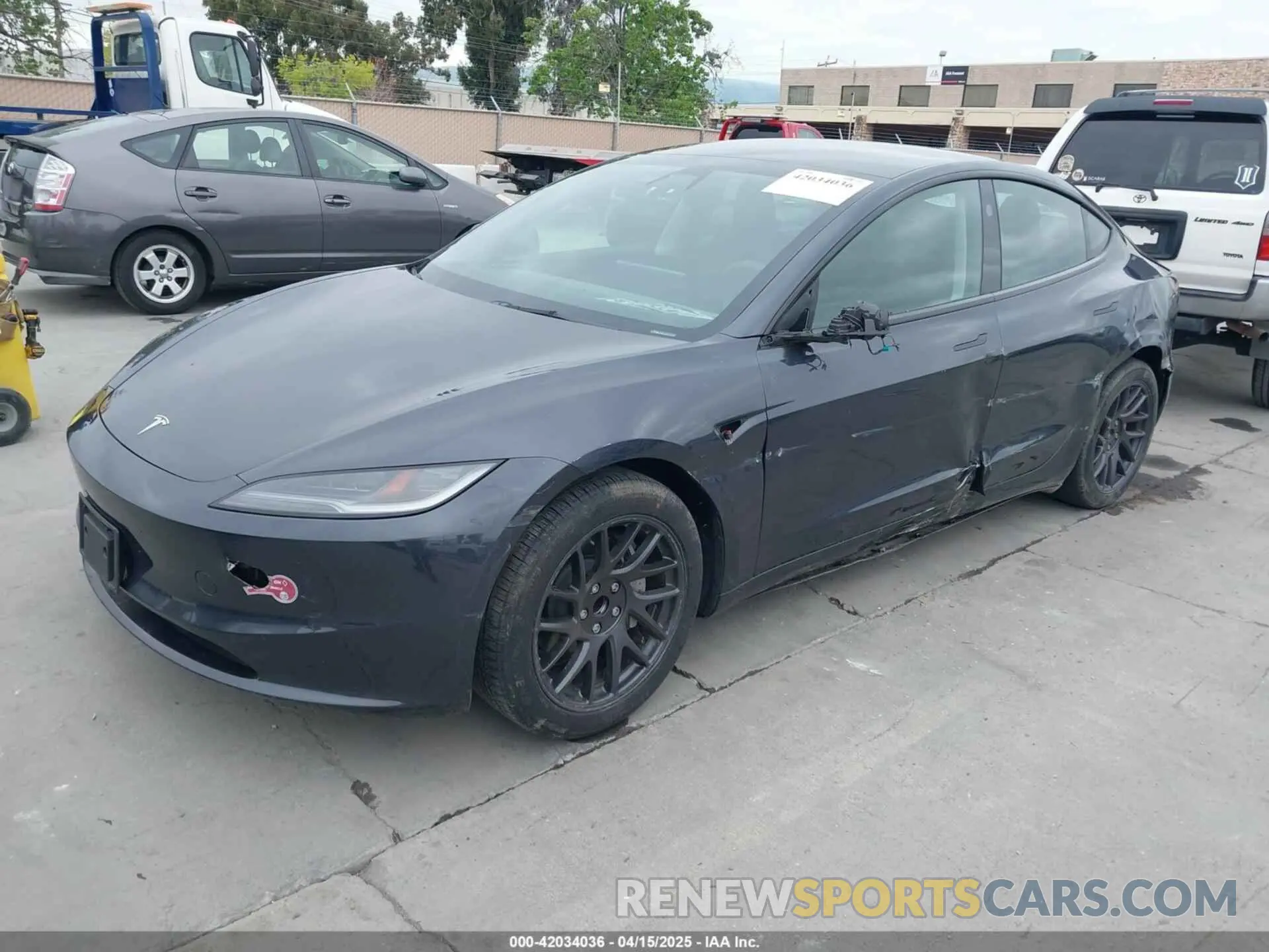 2 Фотография поврежденного автомобиля 5YJ3E1EA2RF784394 TESLA MODEL 3 2024